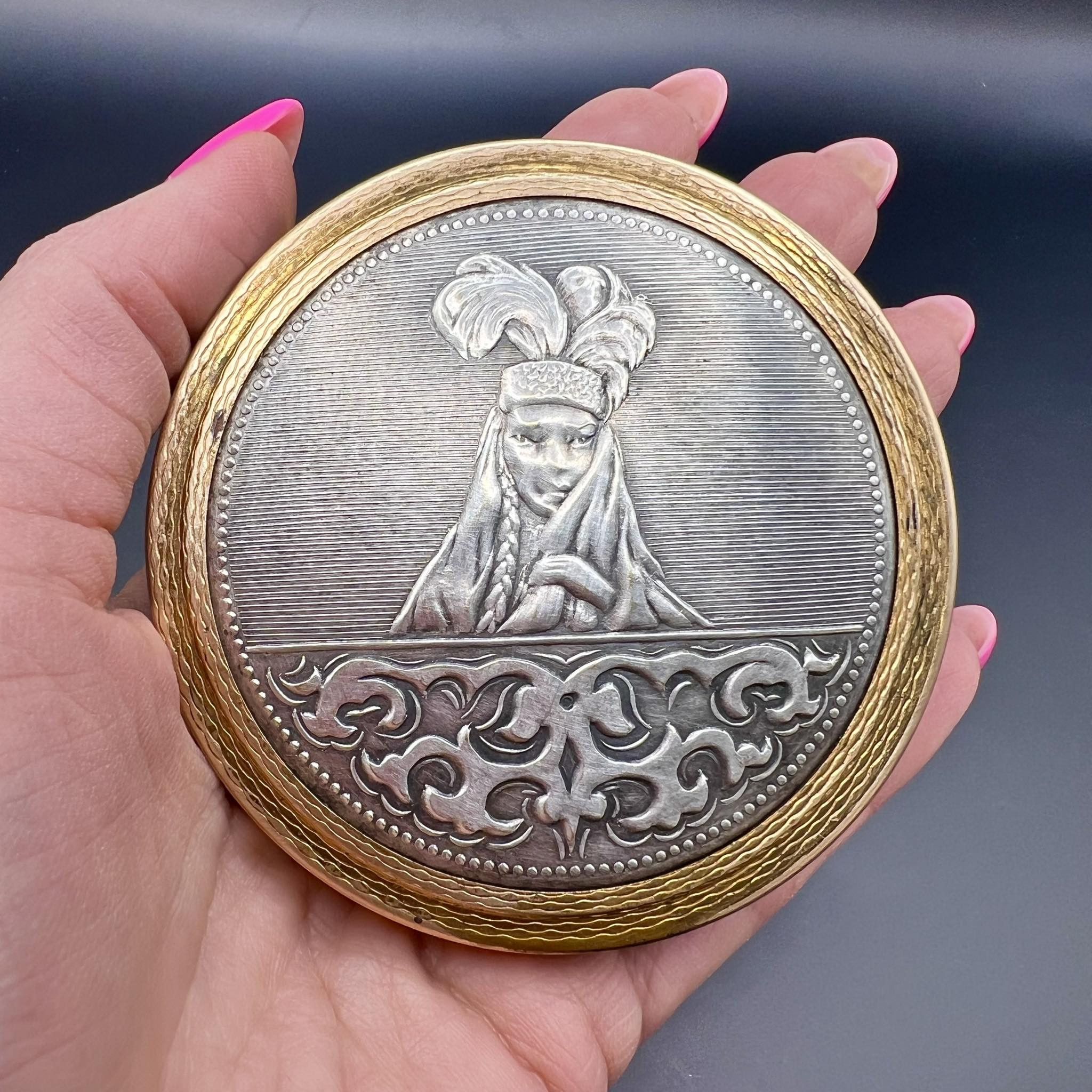 Vintage Soviet Vanity Face Puff Powder Box Compact Case