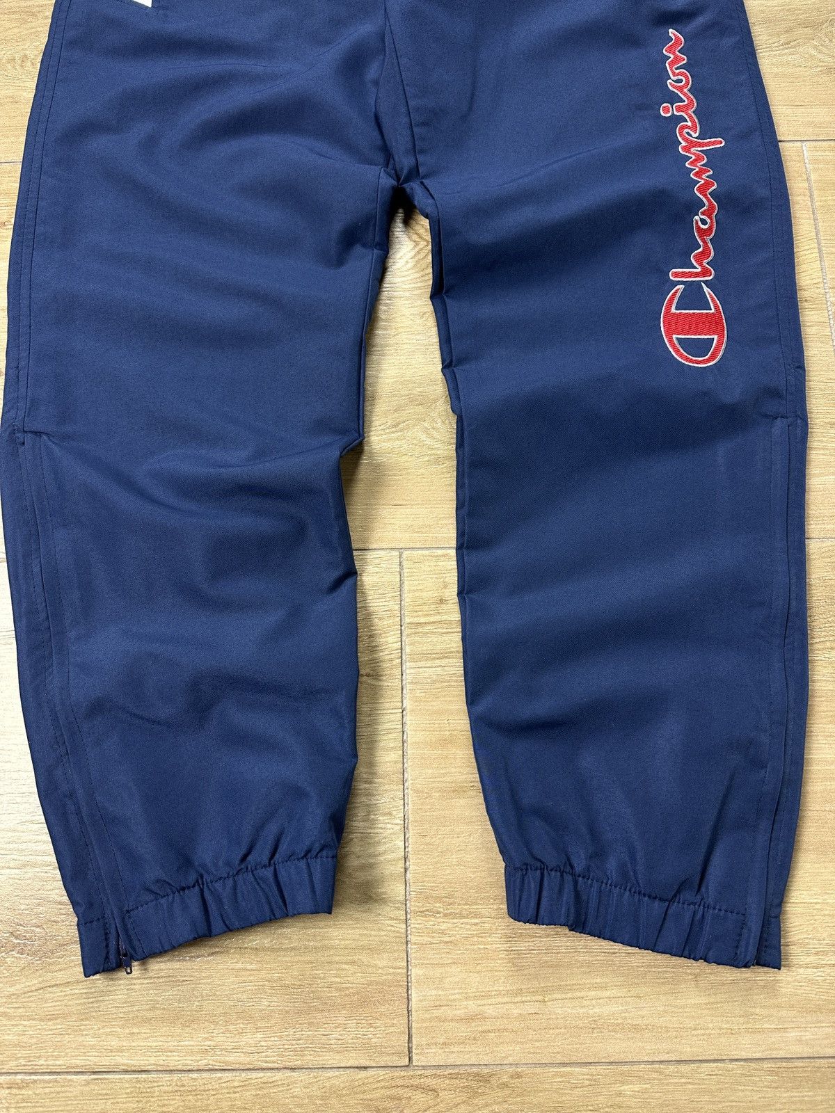 Champion × Vintage Vintage Champion USA Nylon Track Pants Big Logo Size US 30 / EU 46 - 3 Thumbnail