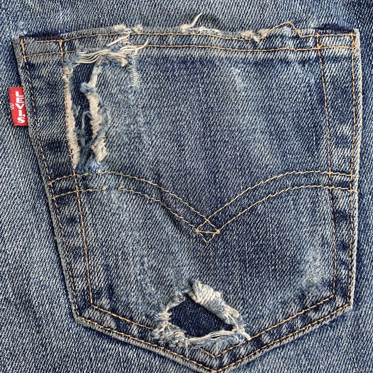 Levi's Y2K Levis 501 Button Fly Distressed Ripped Denim Jeans W30 Size US 30 / EU 46 - 12 Thumbnail