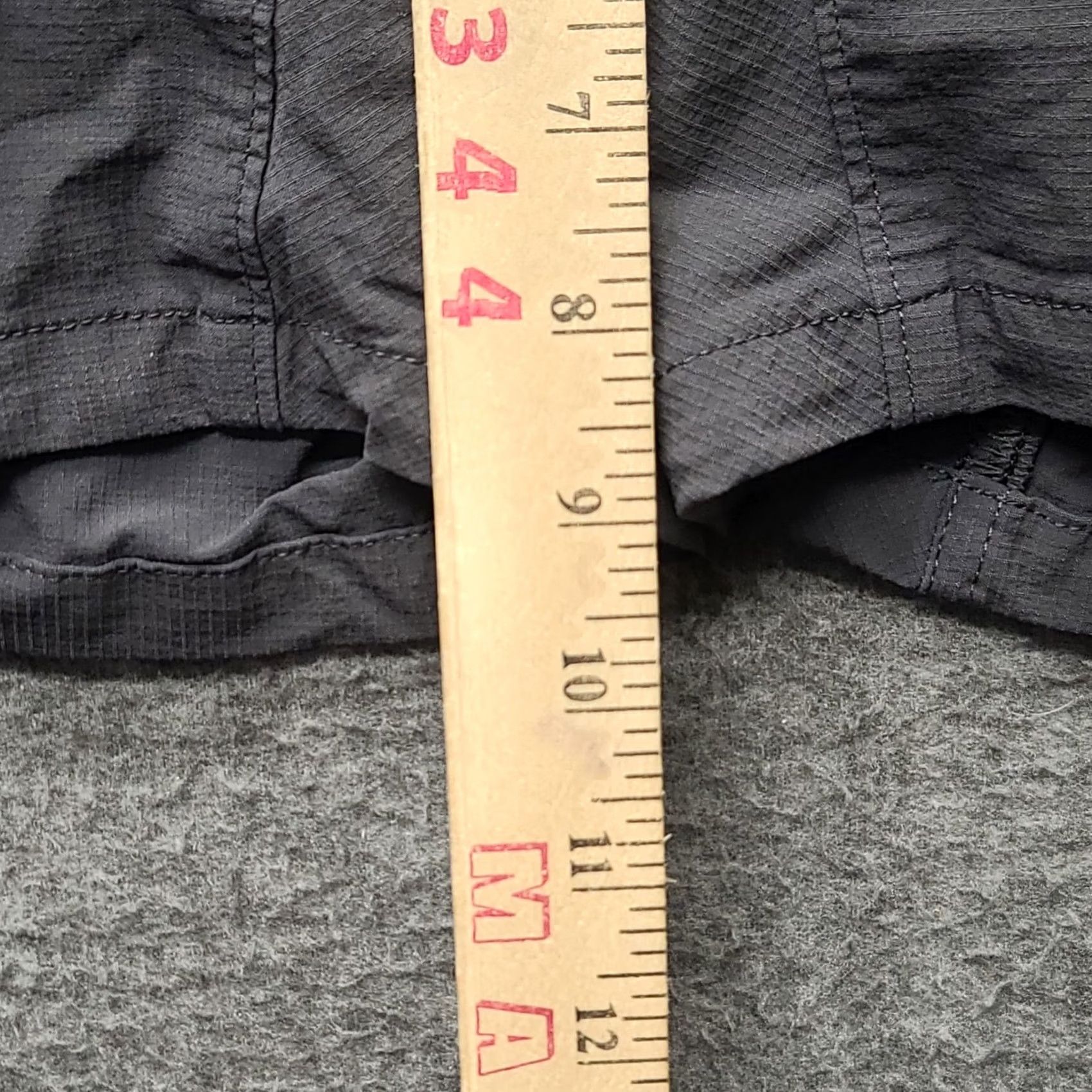 Mountain Hardwear VINTAGE Mountain Hardwear Shorts Womens 10 Logan Canyon Regular Fit Cargo Hiking MTB Size 32" / US 10 / IT 46 - 5 Thumbnail