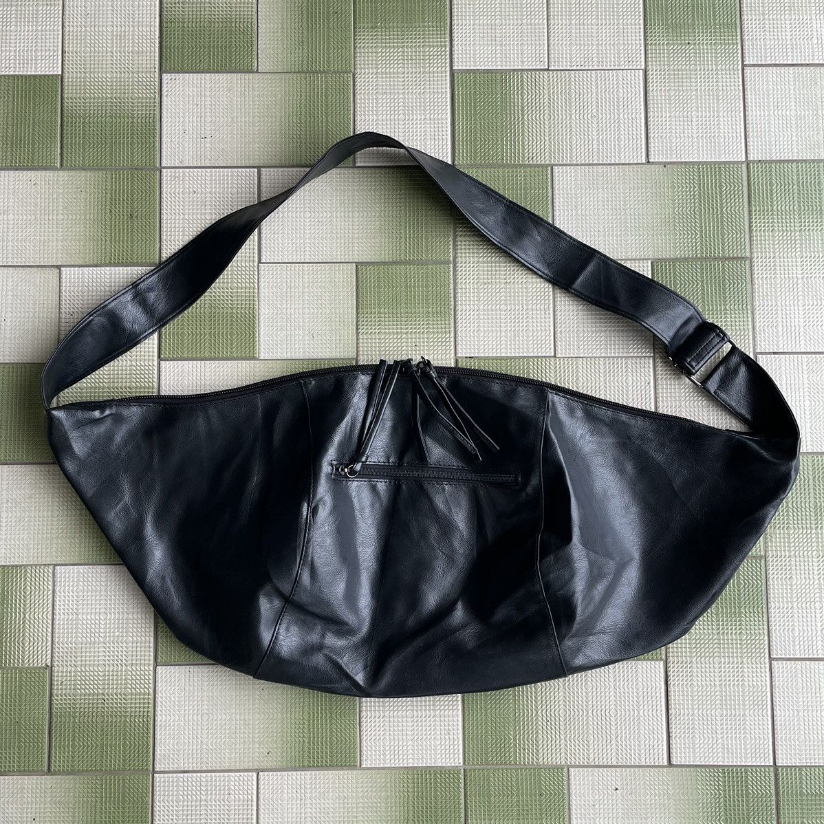 Hypebeast Unbrand Oversized Vinly Black Crossbody Size ONE SIZE - 5 Thumbnail