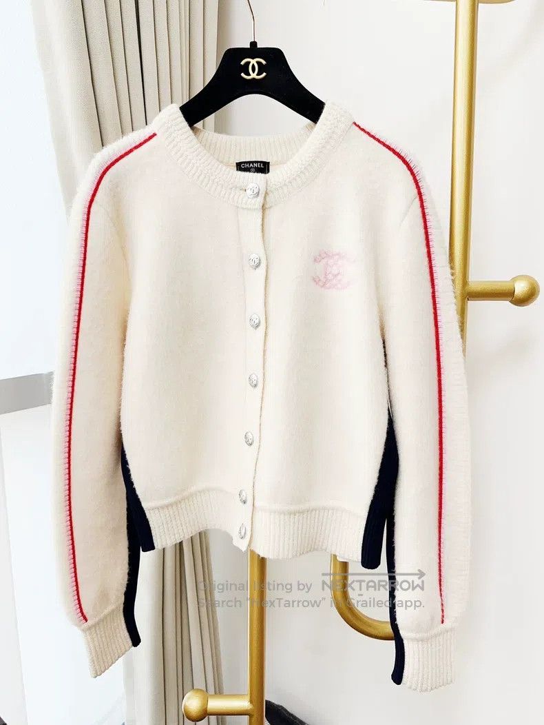 Chanel Chanel 21N coco neige ski series beige pink double c embro Size S / US 4 / IT 40 - 1 Thumbnail