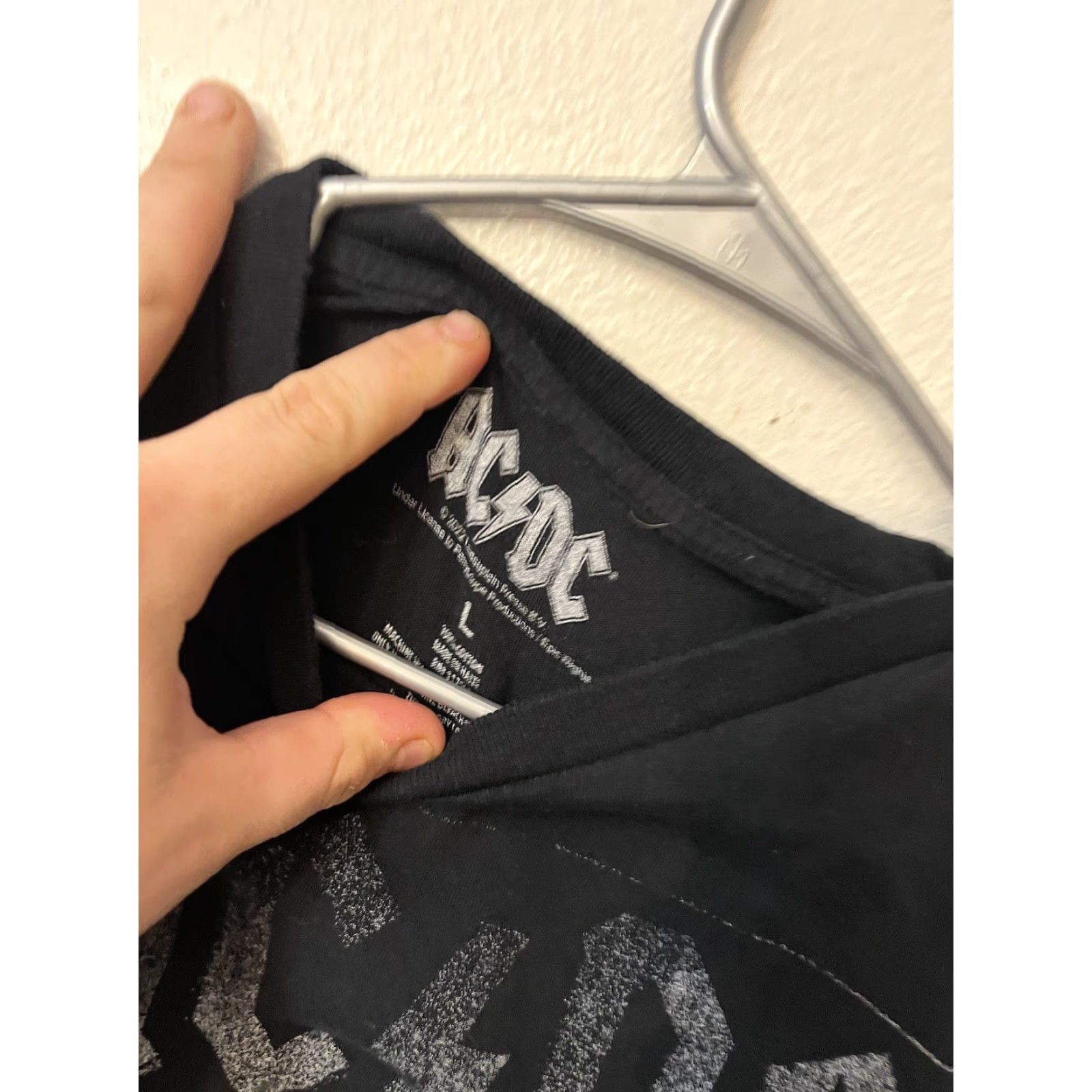 Vintage ACDC Back In Black T-Shirt Mens Graphic Band Short Sleeve Black Large Size L Shirt Size US L / EU 52-54 / 3 - 3 Thumbnail