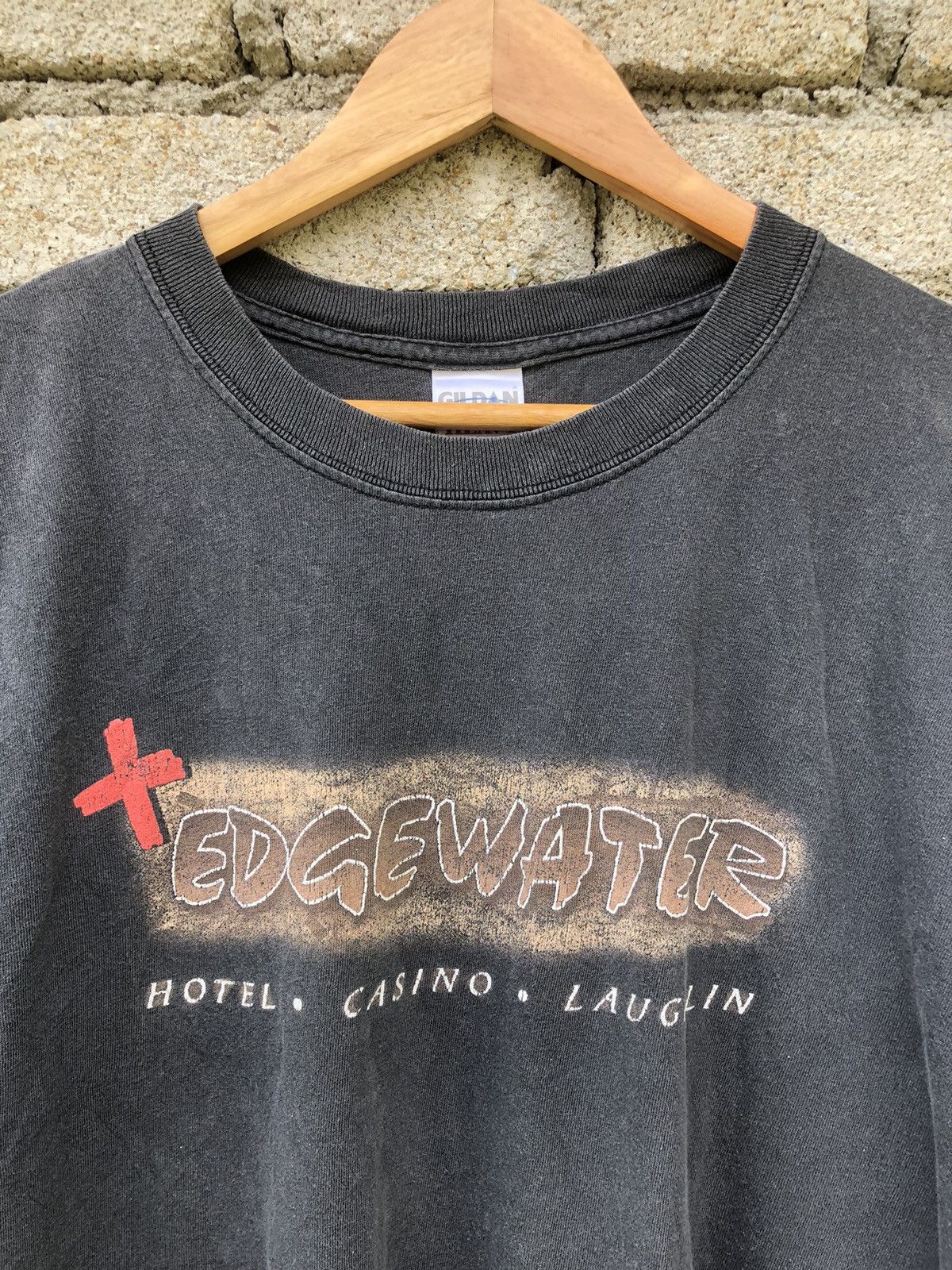 Vintage Vintage Sunfaded Edgewater Casino Treasure Chest Tshirt Size US XL / EU 56 / 4 - 7 Thumbnail