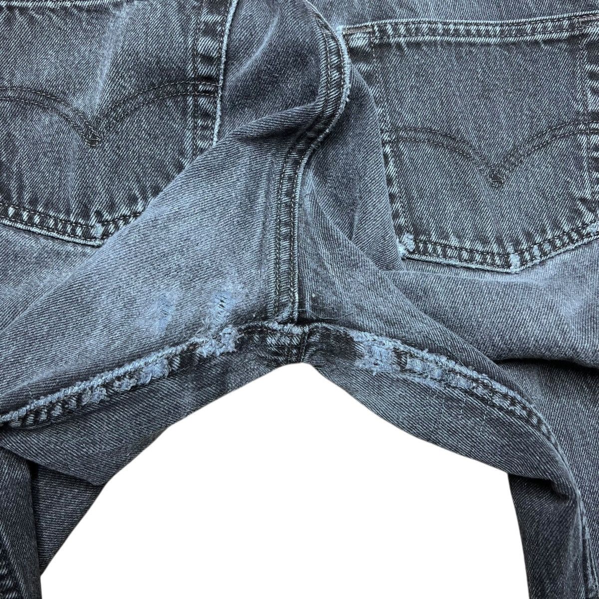 Levi's 1990s Levi’s 501 Button Fly Made In USA Black Denim Jeans Size US 26 / EU 42 - 15 Thumbnail