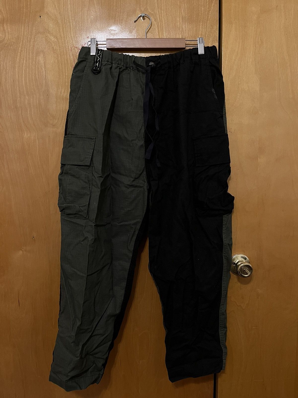 image of Manastash Cocoon Hemp-Blend Ripstop Cargo Trousers (Size L) in Black, Men's (Size 34)