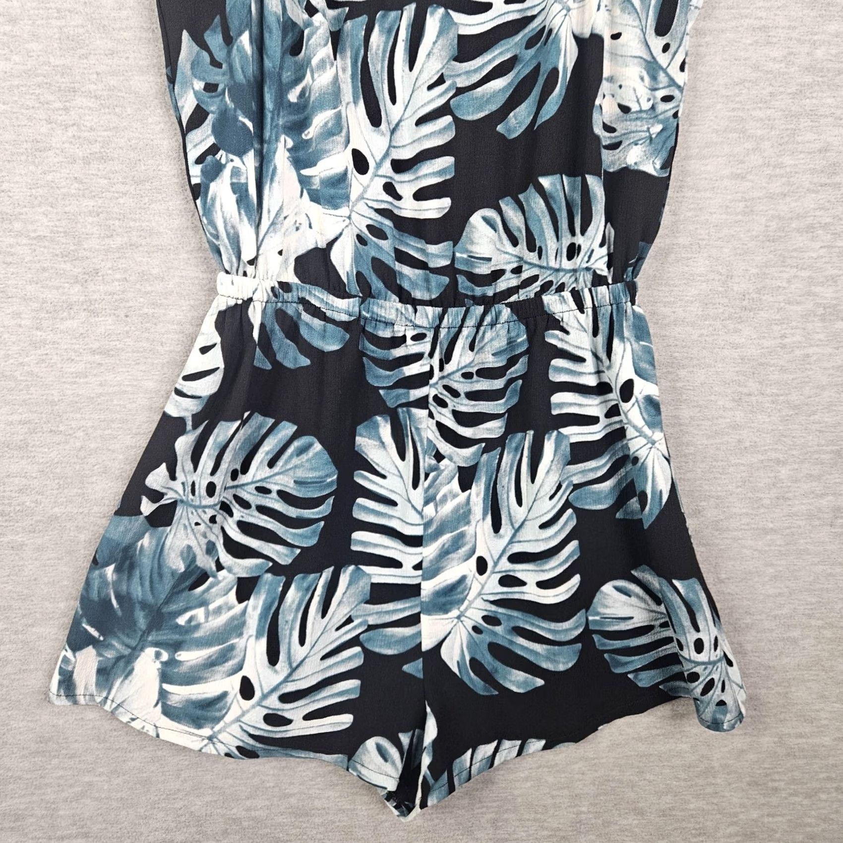 Show Me Your MuMu Show Me Your MuMu Women's Tropical Leaf Print Romper Blue White Adjustable Sz S Size 28" / US 6 / IT 42 - 6 Thumbnail