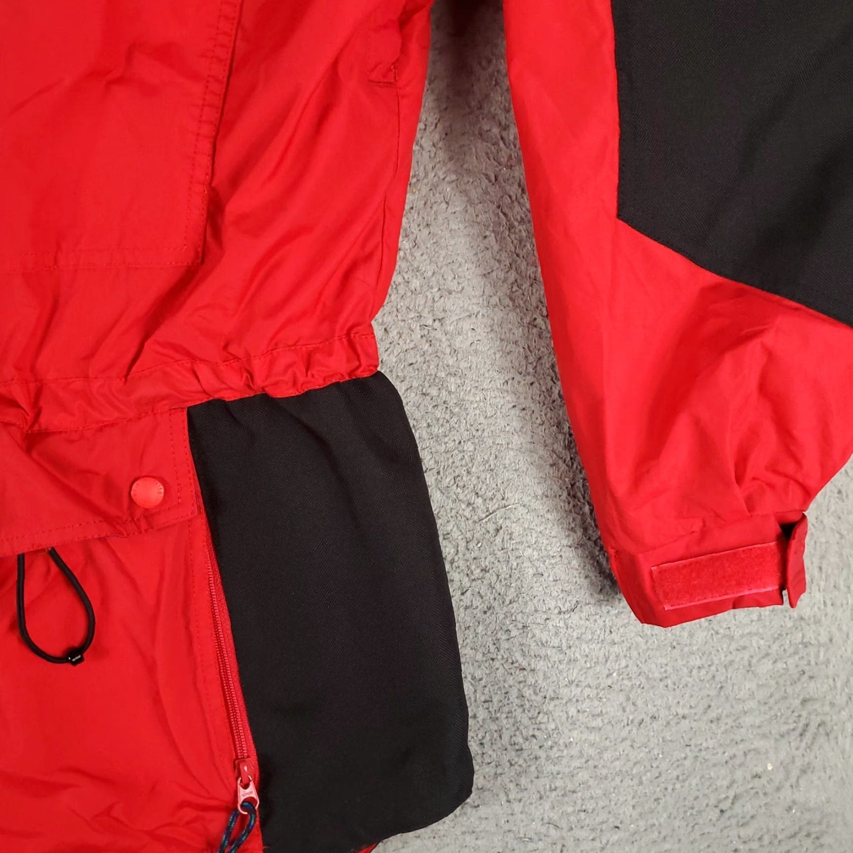 Vintage Columbia Jacket Mens Size Large Red Nylon Full Zip Hooded Windbreaker Short Length Sports Size US L / EU 52-54 / 3 - 5 Thumbnail