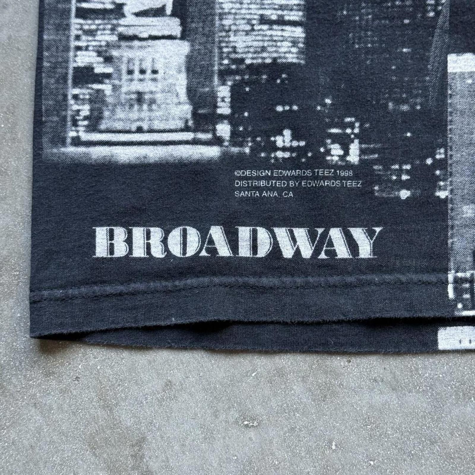 Other New York Skyline “Broadway” 1998 Vintage All-Over T-Shirt Size US XL / EU 56 / 4 - 5 Thumbnail