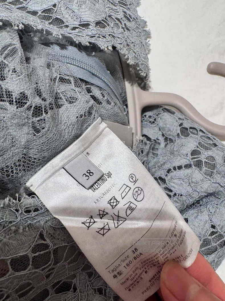 Valentino Valentino A gray light blue lace dress Size S / US 4 / IT 40 - 8 Thumbnail