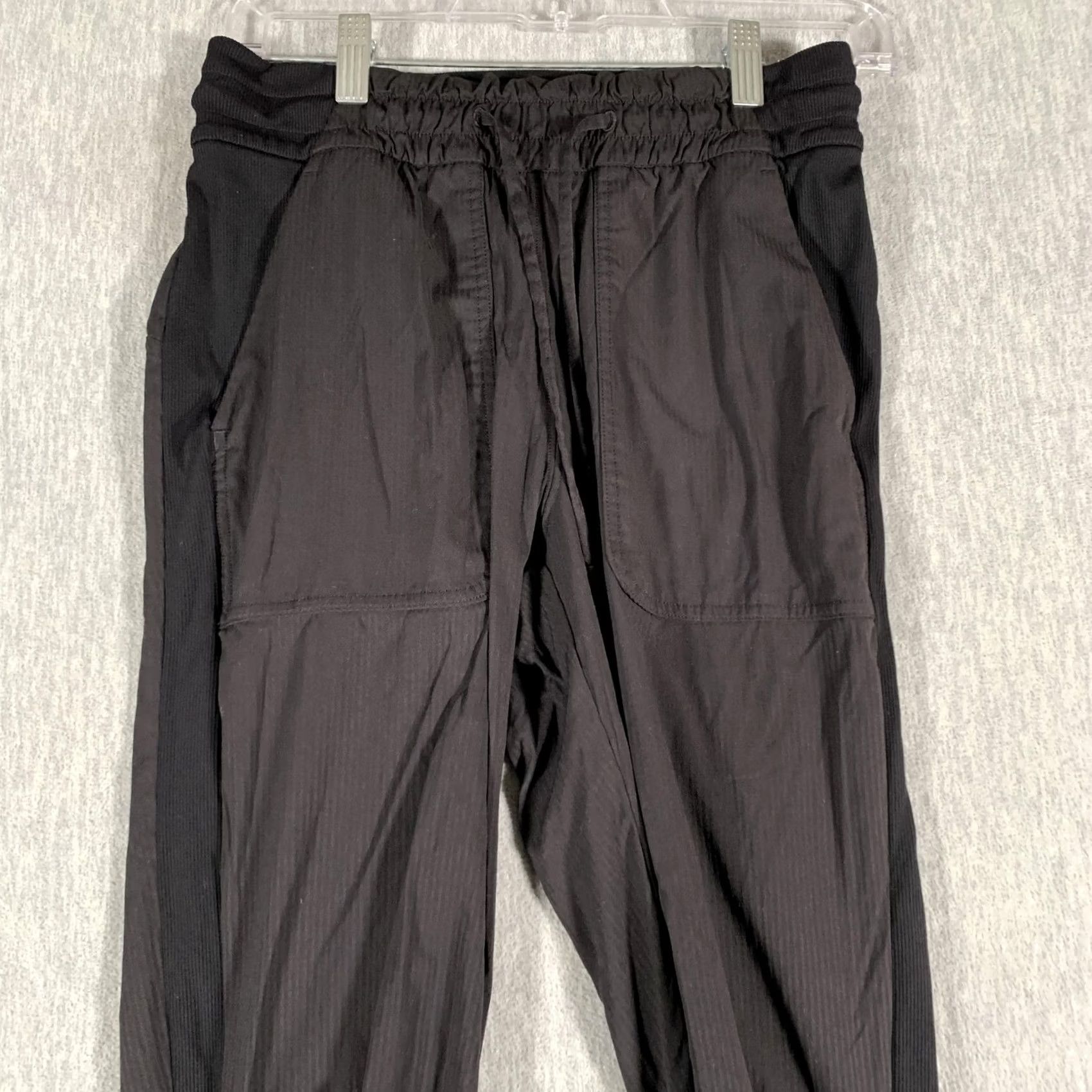 Lululemon Lululemon Pants Womens 4 Black Jogger Ruched Leg Elastic Waist Athleisure Lounge Jogger Pants Slim Tapered Leg Womens 4 Black Size 27" / US 4 / IT 40 - 4 Thumbnail
