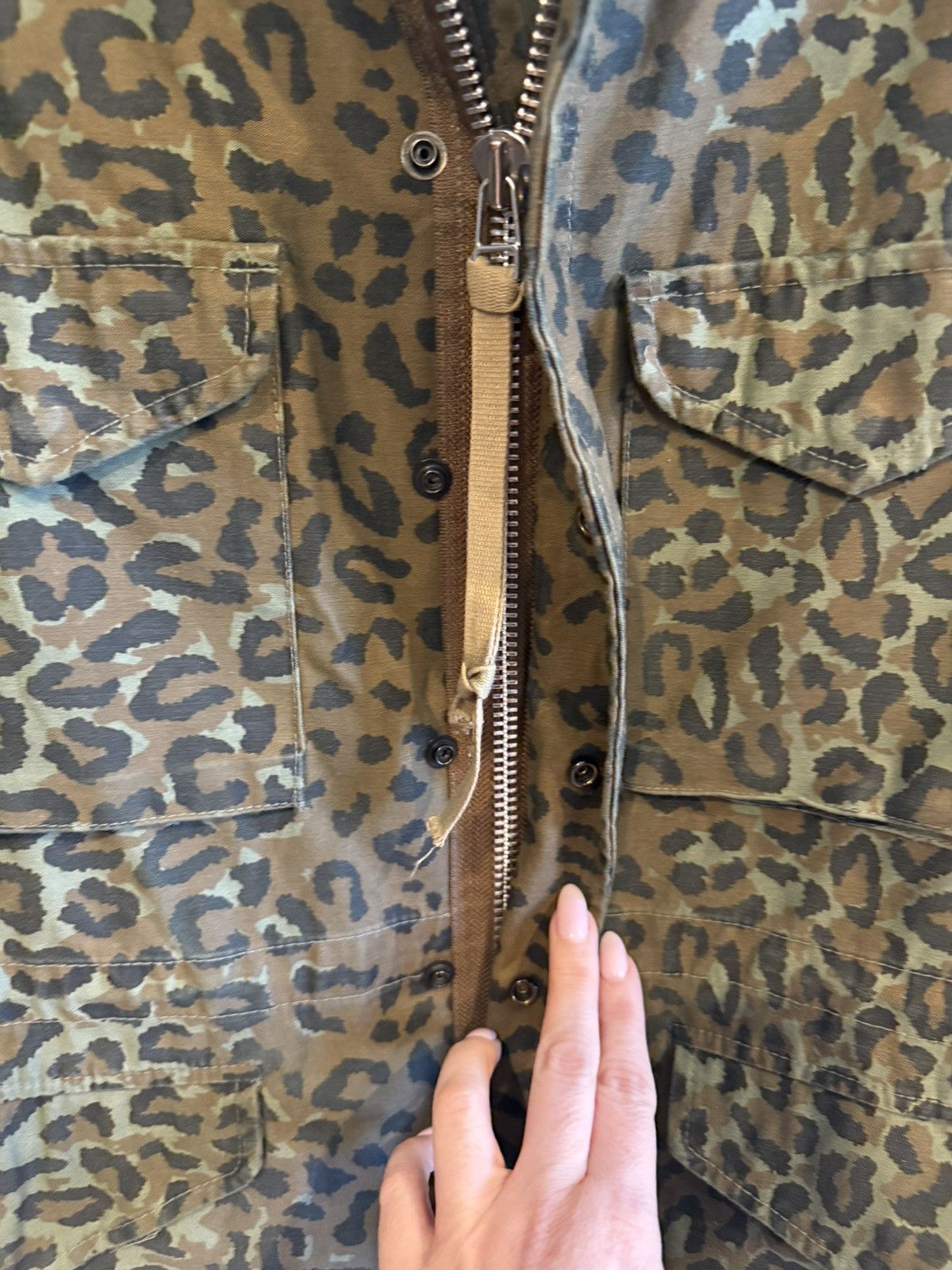 Supreme Supreme Medium S/S 2010 Leopard Military Jacket M-51 RARE Size US M / EU 48-50 / 2 - 6 Thumbnail