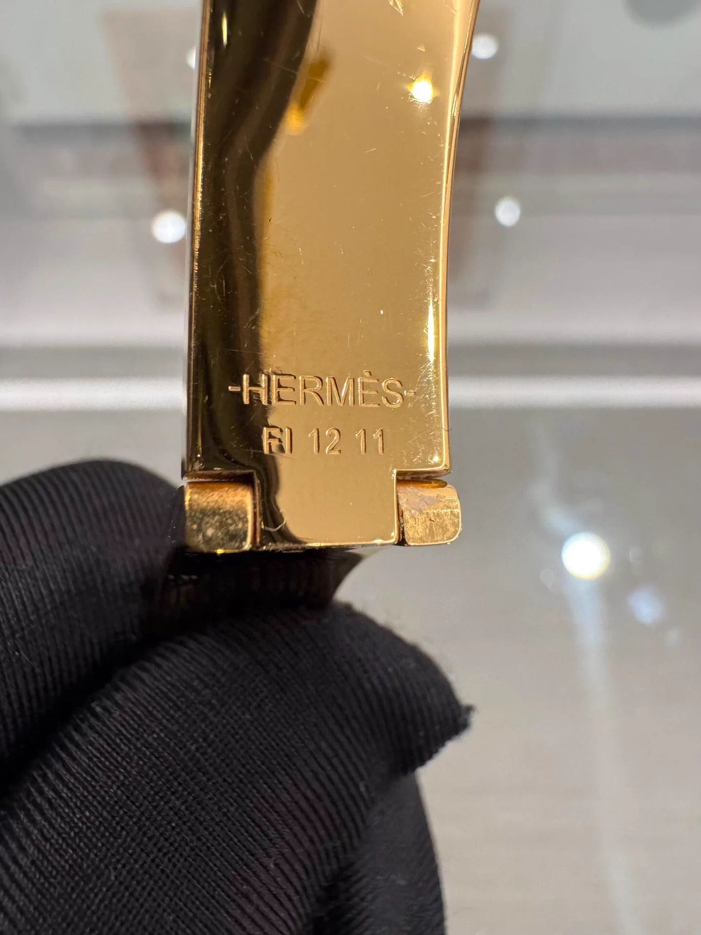 Hermes Hermes Clic H taupe enamel H gold bangle PM mint Size ONE SIZE - 7 Thumbnail