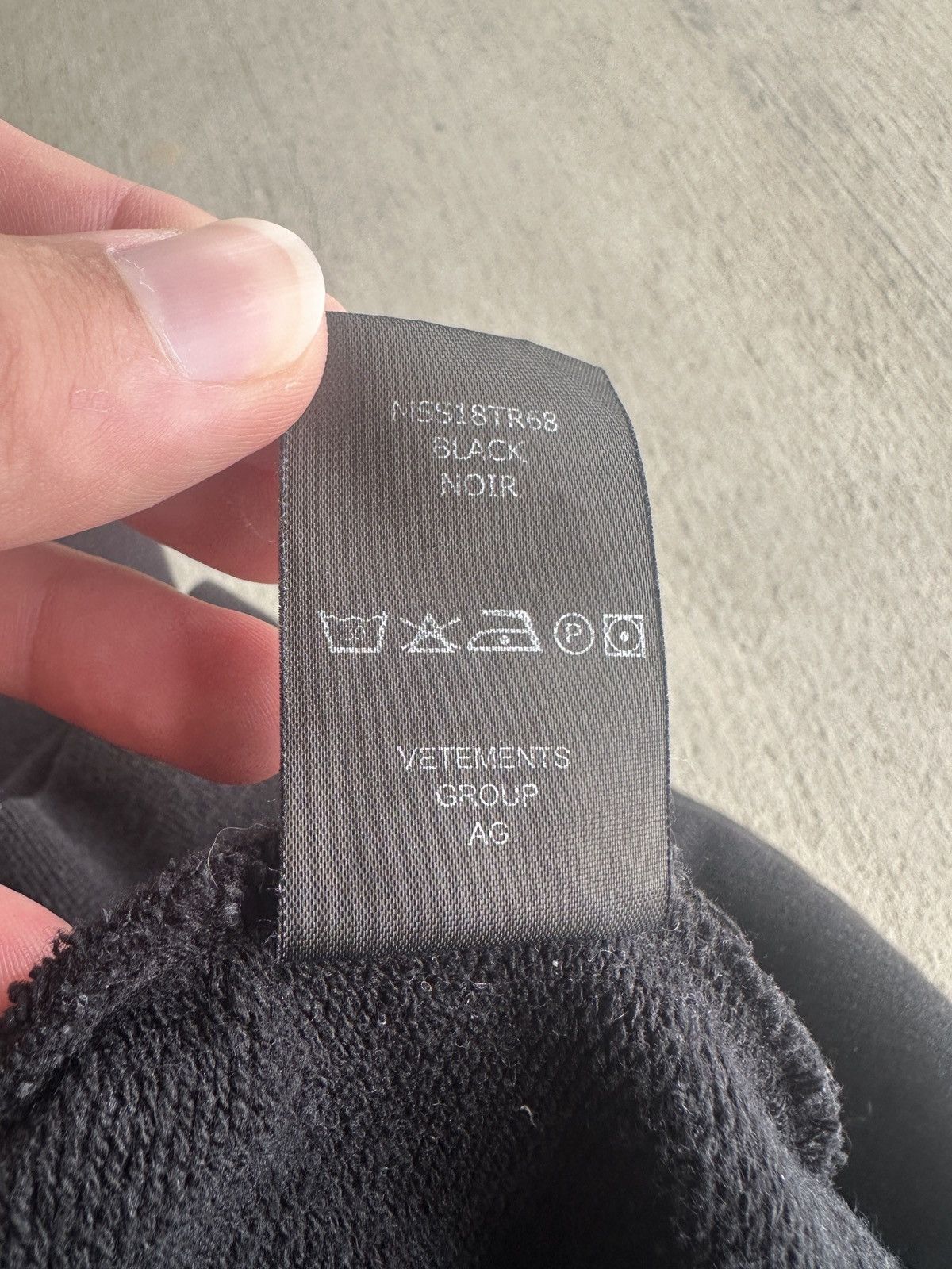 Vetements Vetements Zurich Hoodie Size US M / EU 48-50 / 2 - 8 Thumbnail