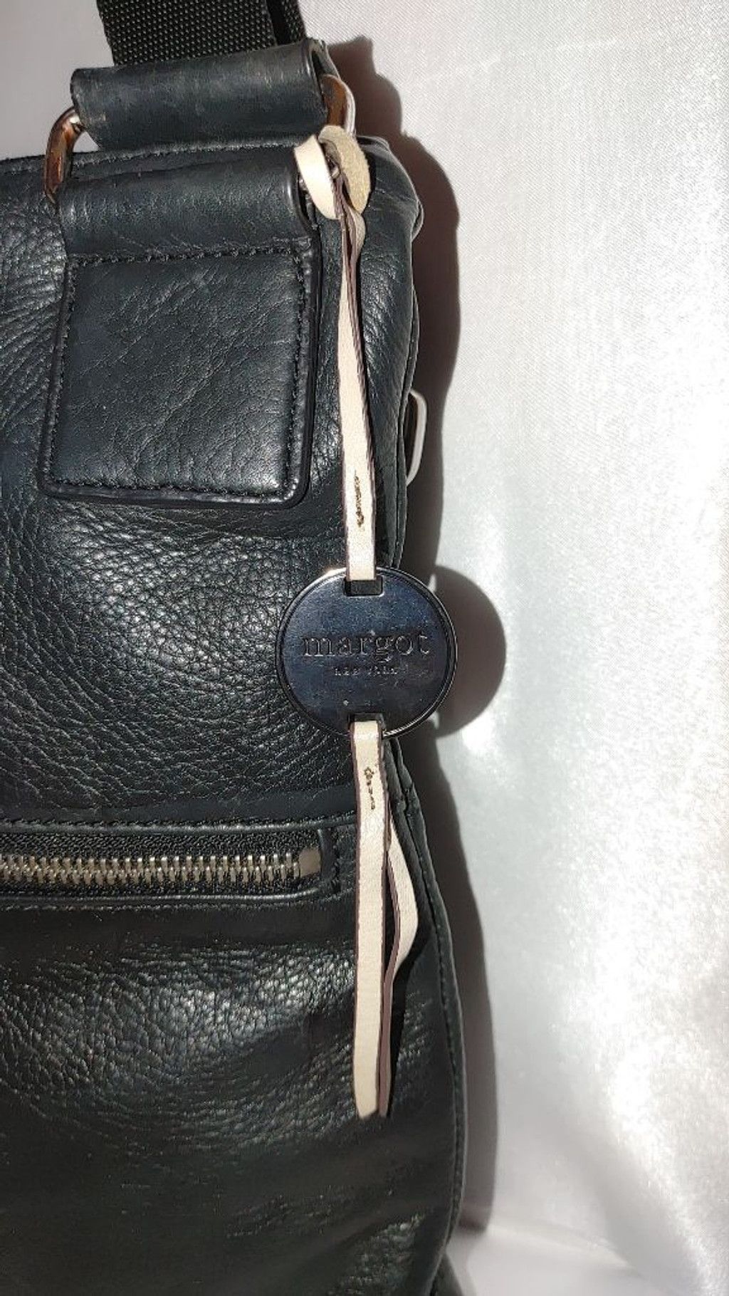 Marmot Margot New York Allie Genuine Leather Crossbody 12x13" Size ONE SIZE - 5 Thumbnail