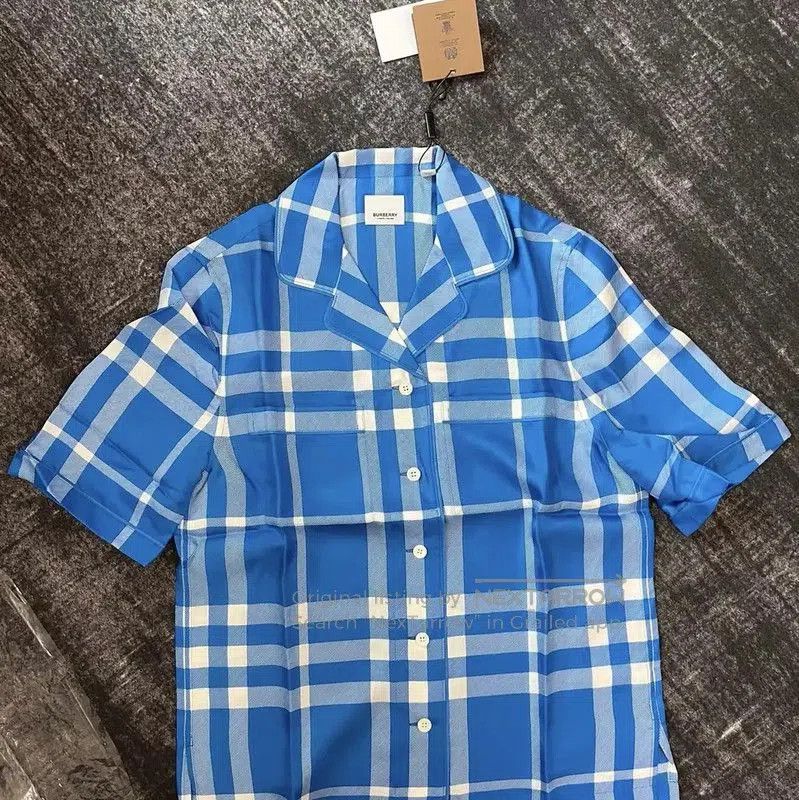 Burberry Burberry Blue Silk Short-Sleeve Shirt. Size M / US 6-8 / IT 42-44 - 1 Thumbnail