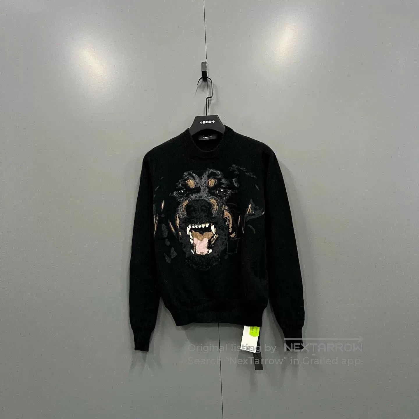 Givenchy givenchy dog print sweater in excellent condition. Size US XS / EU 42 / 0 - 1 Thumbnail