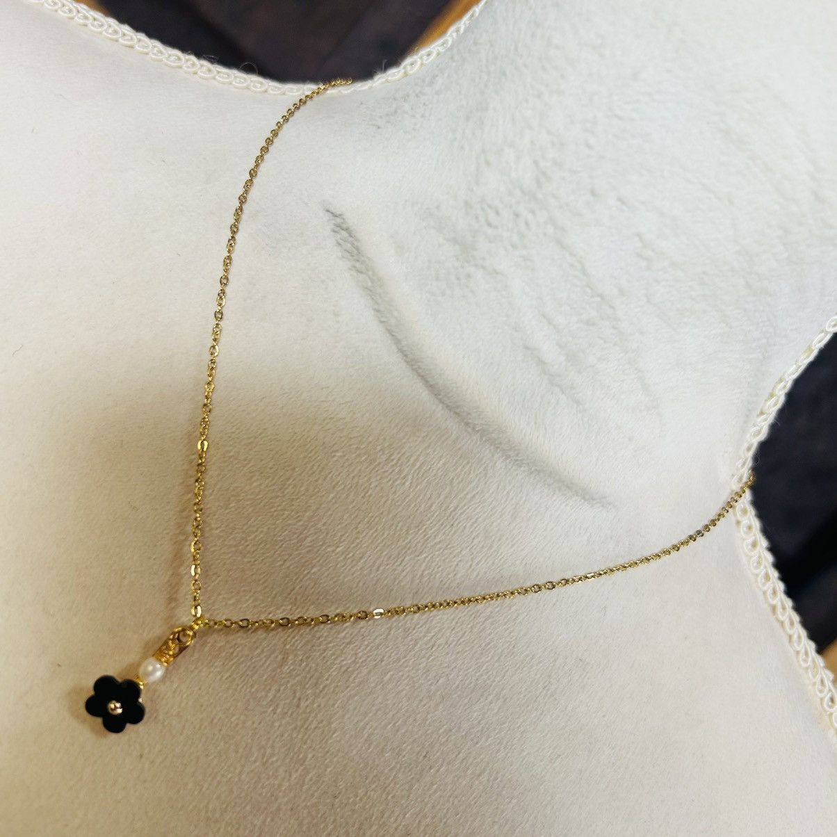 Handmade Handcrafted salvaged vintage black floral pearl necklace Size ONE SIZE - 2 Thumbnail