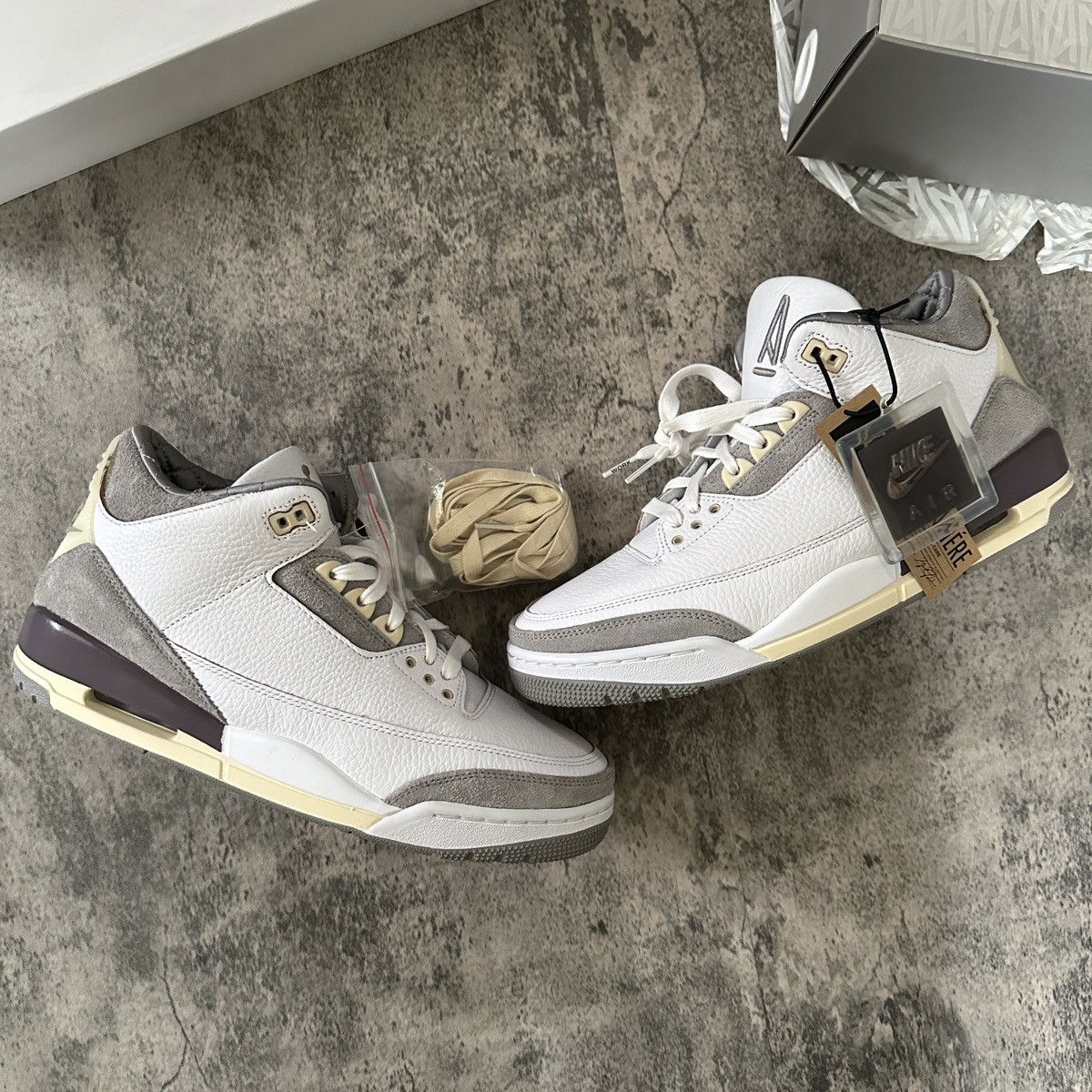 A Ma Maniere × Nike A Ma Maniere x Jordan 3 Retro Size US 10 / EU 43 - 2 Thumbnail