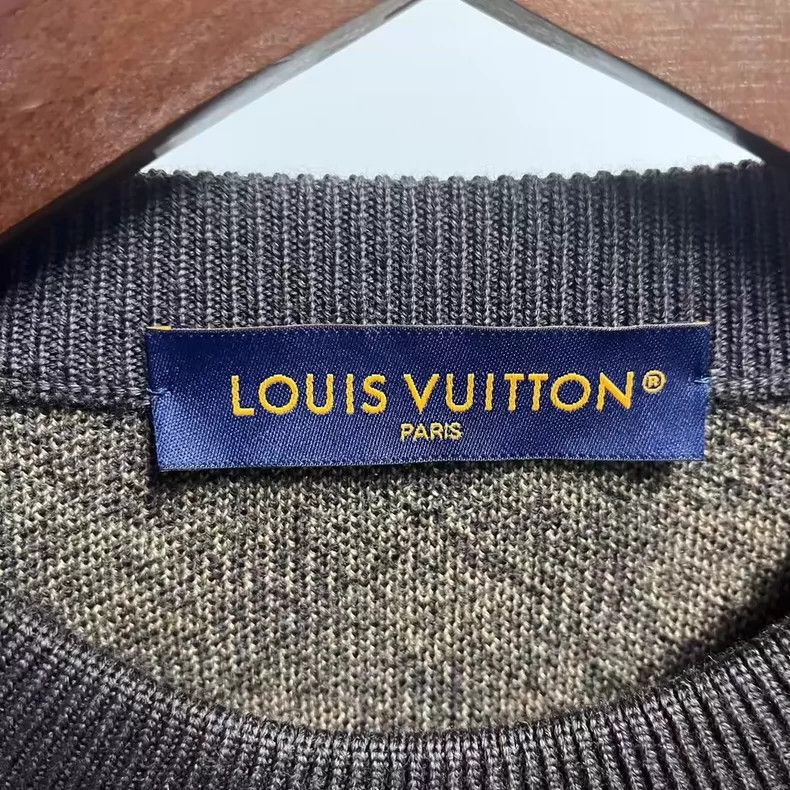 Louis Vuitton louis vuitton Knitted Sweater with Full Print of Graffiti Size US M / EU 48-50 / 2 - 3 Thumbnail