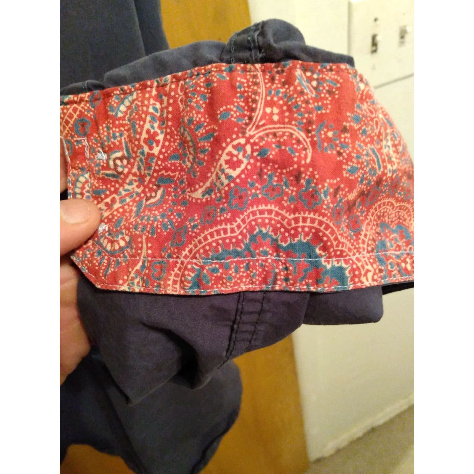Tommy Hilfiger VINTAGE Tommy Hilfiger Shirt Mens 46" X 28" LS BLUE DENIM BUTTON UP Paisley Flip Cuffs EUC Size US L / EU 52-54 / 3 - 7 Thumbnail