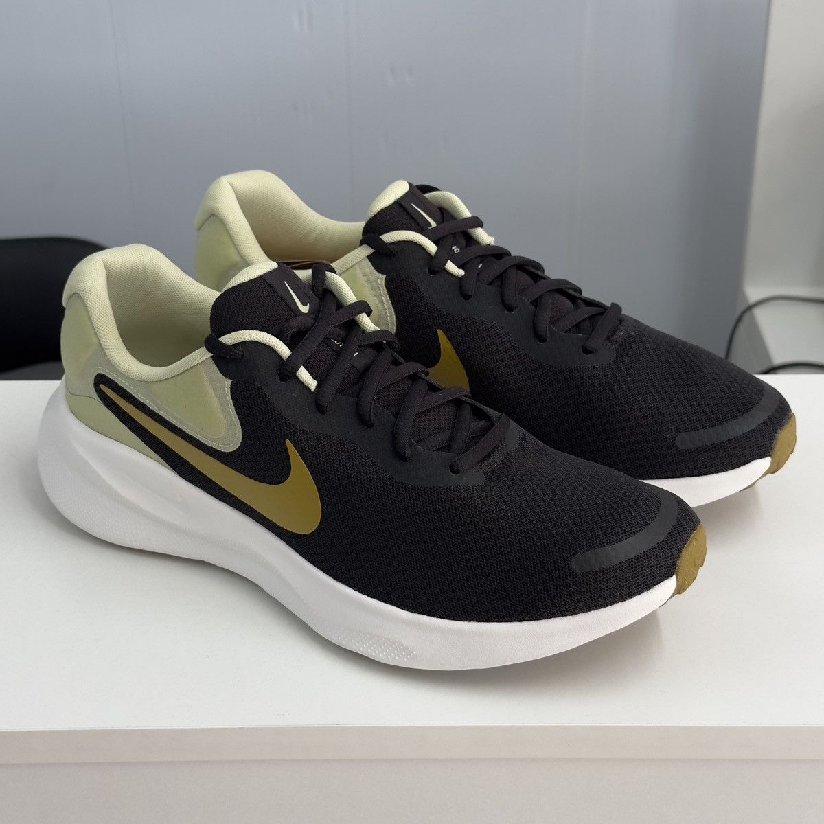 Nike Original Nike Revolution 7 FB2207-006 | US 10 / EU 44 Size US 10 / EU 43 - 2 Thumbnail