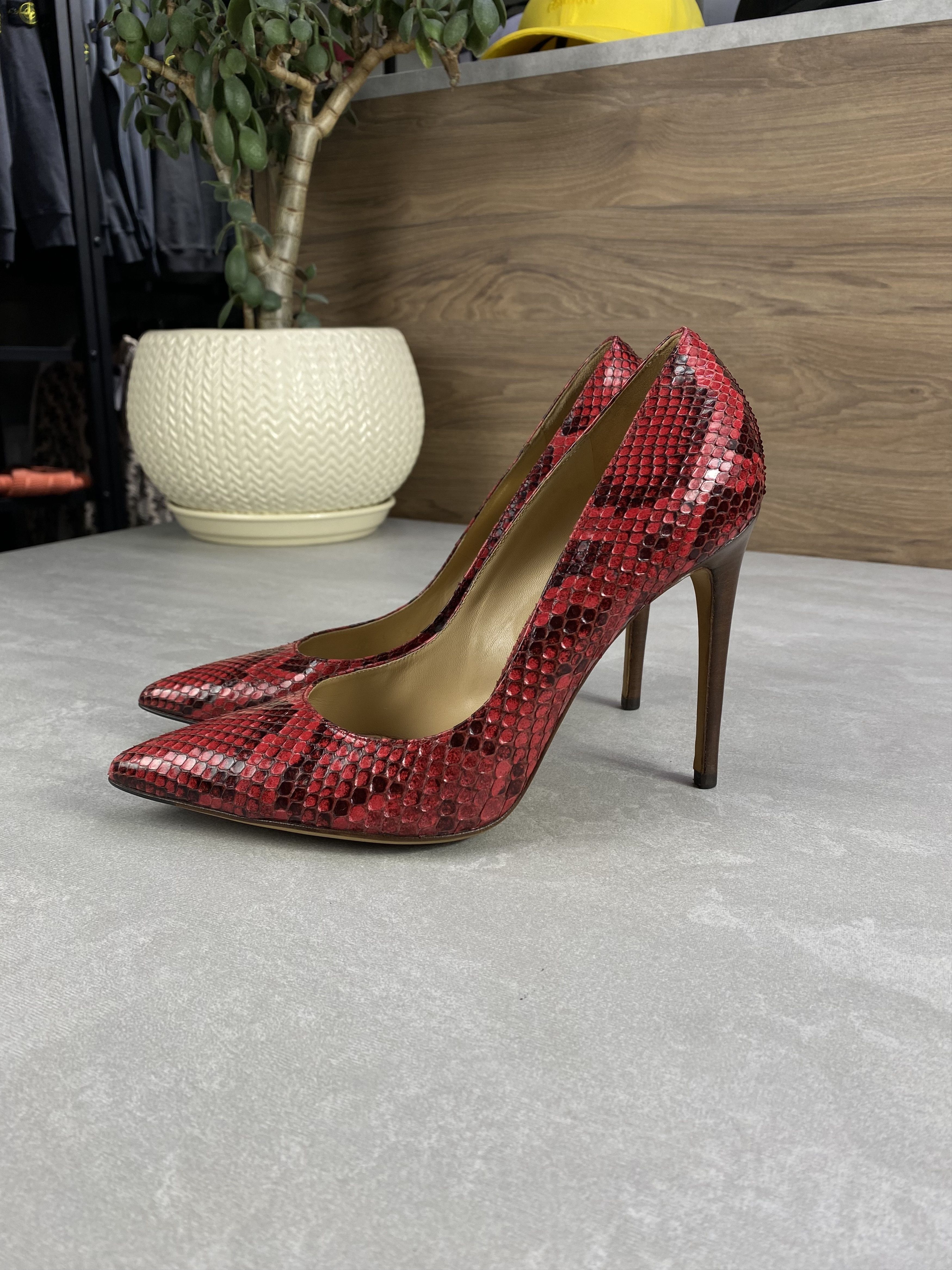 Dolce & Gabbana Dolce & Gabbana Red Python Pointed Toe Pumps Size 38 Size US 8 / IT 38 - 2 Thumbnail