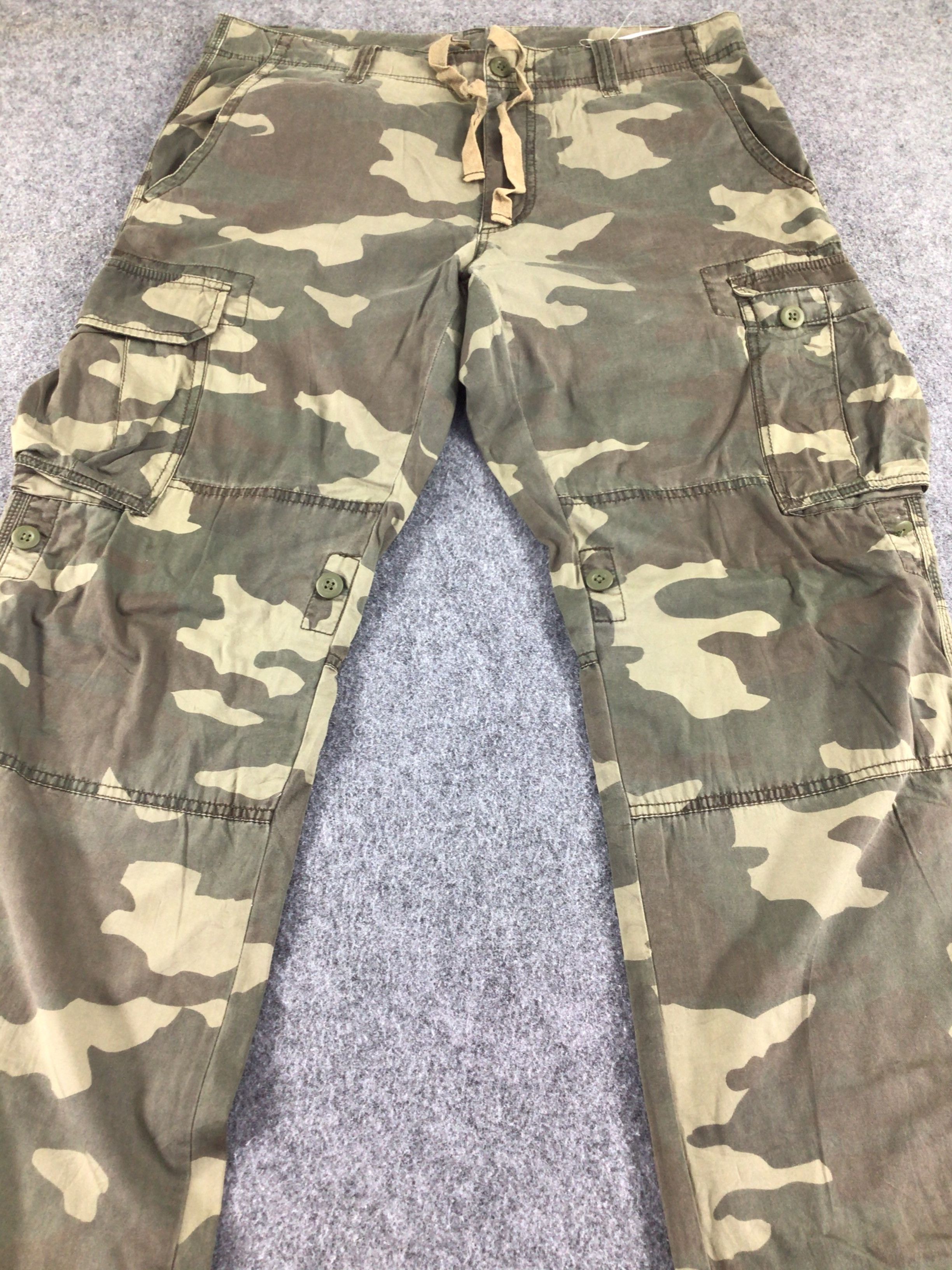 Uniqlo Uniqlo Camo Multi Pocket Parachute Cargo Pant-J154 Size US 35 - 3 Thumbnail