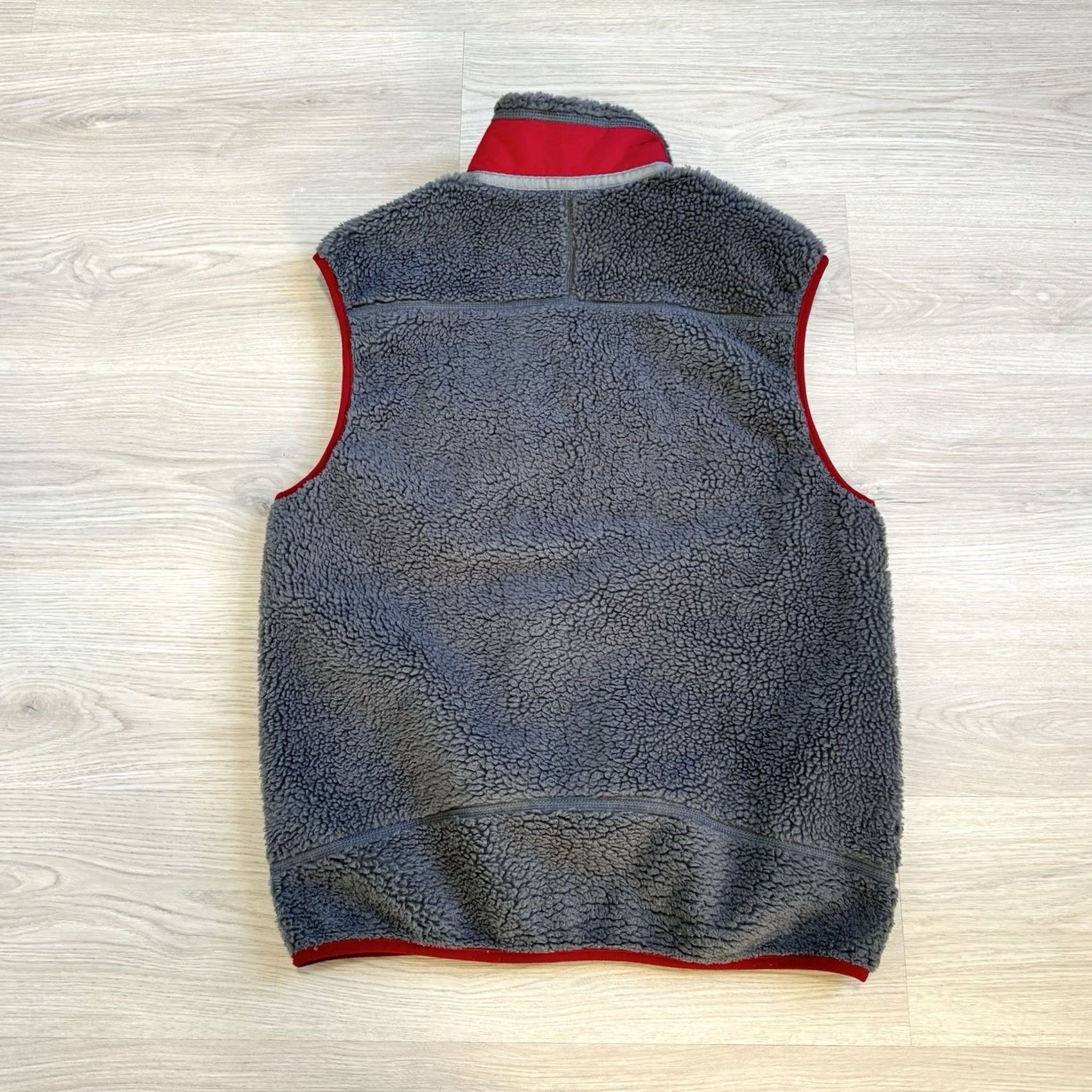 Patagonia Patagonia Vest M Classic Retro-X Fleece Full Zip Gray Red Windbreaker/Logo Knit Mid-Length, Regular Fit, Men Size US M / EU 48-50 / 2 - 2 Thumbnail