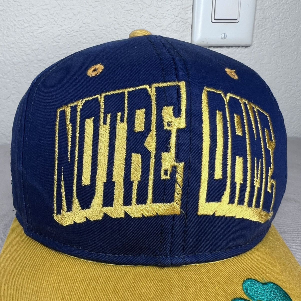 NCAA Vintage 1990s Notre Dame Fighting Irish Blockhead Snapback 🔥 Size ONE SIZE - 2 Thumbnail