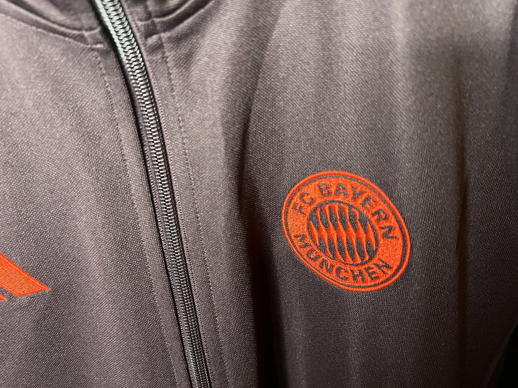 Adidas BAYERN MUNICH 2024-25 TRAINING FOOTBALL TRACK TOP JACKET Size US M / EU 48-50 / 2 - 4 Thumbnail