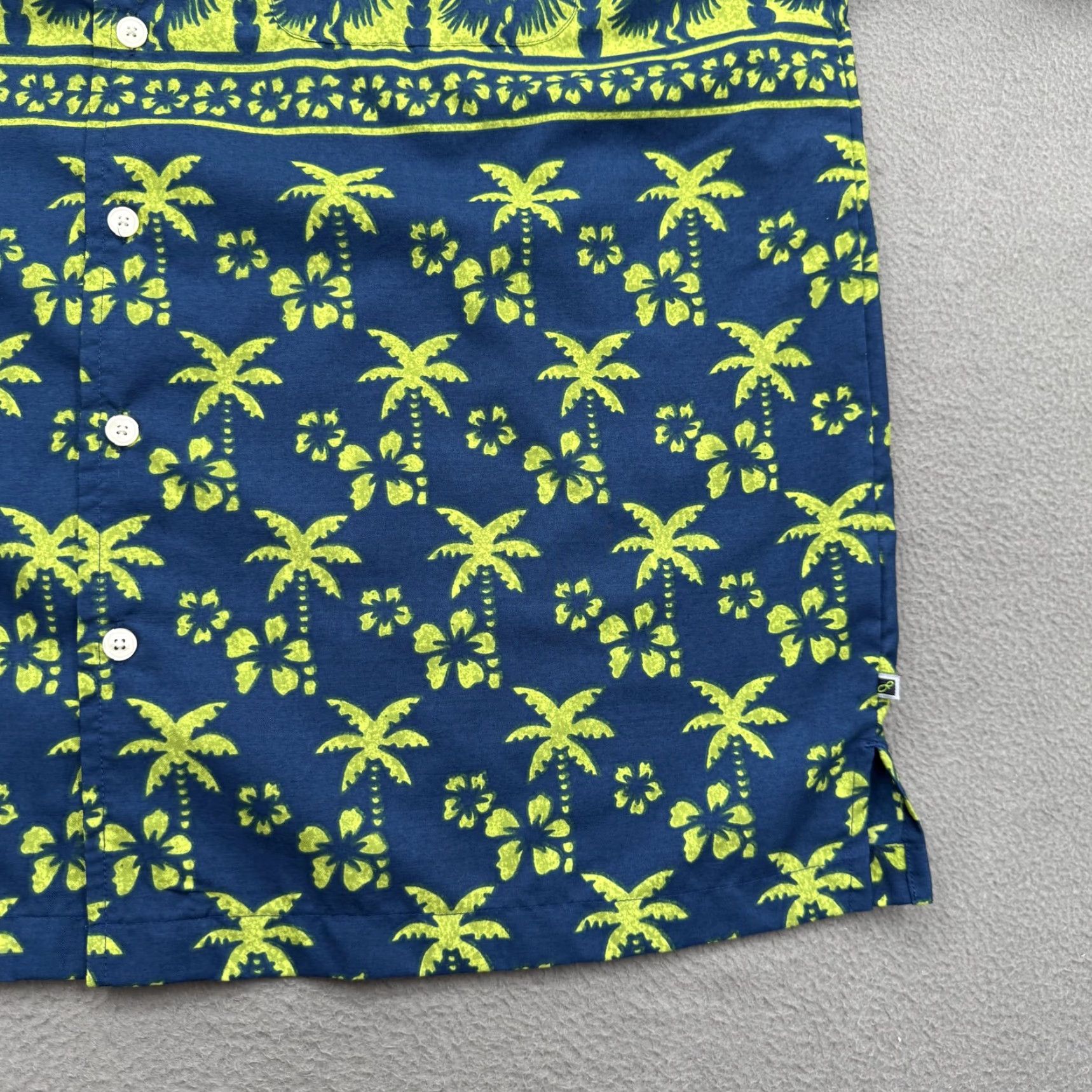 Vintage VINTAGE OP Shirt Mens Large Blue Hawaiian Tropical Palm Tree Hula Girl Button-Up Short Sleeve Graphic Print Beach Size US L / EU 52-54 / 3 - 7 Thumbnail