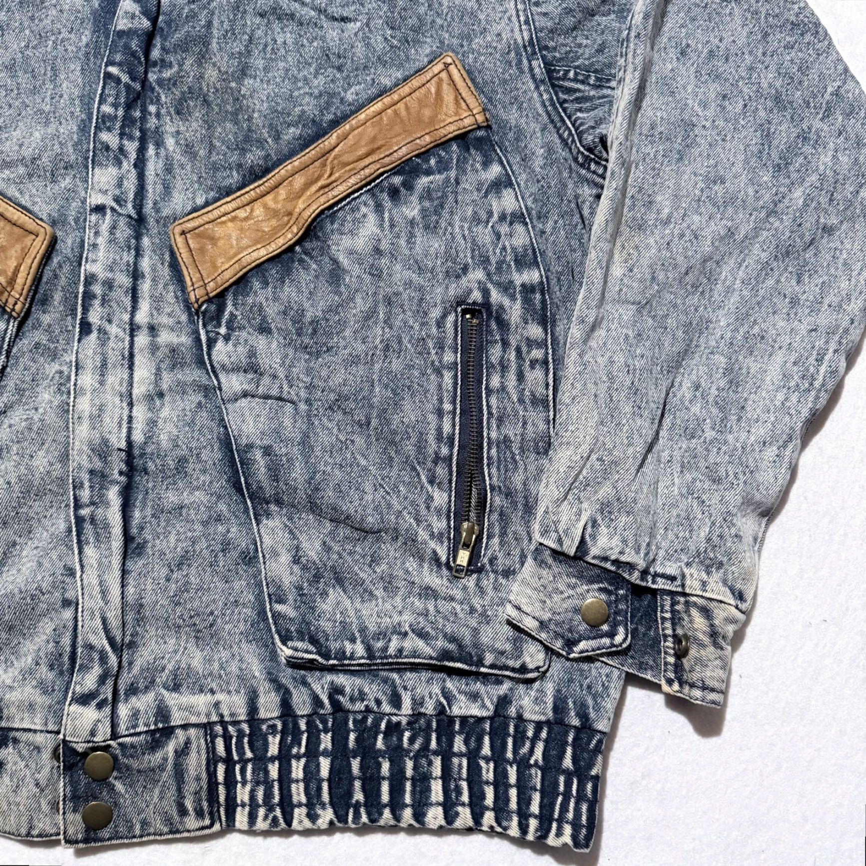 Denime VTG IN Crowd by Celebration Denim Jacket Leather Trim - Medium Blue Men Jacket Size US M / EU 48-50 / 2 - 6 Thumbnail