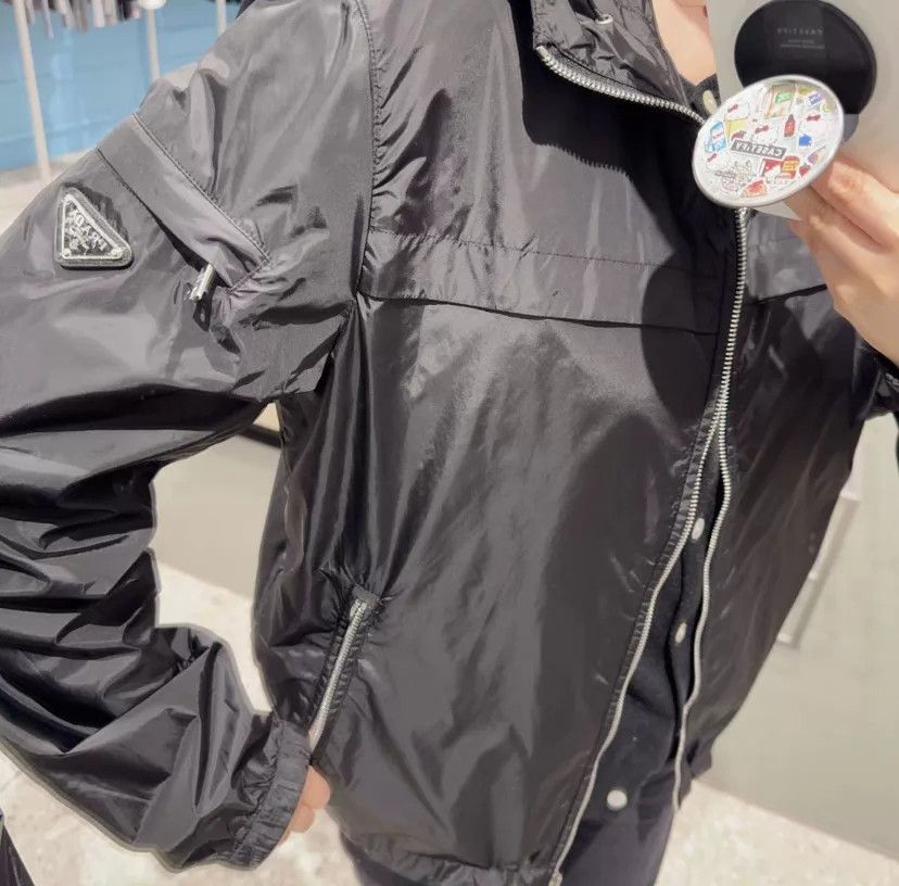 Prada Prada Black Triangle Logo Nylon Jacket 50 95 New Size US M / EU 48-50 / 2 - 9 Thumbnail