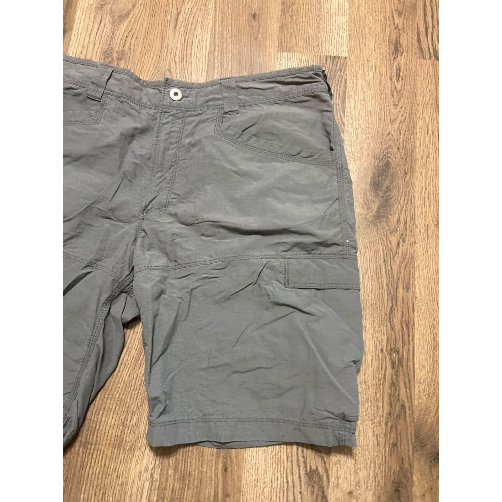 The North Face VINTAGE: No The North Face Shorts Cargo Men 34 Gray Regular Inseam 10 in / Casual, 34 Size US 34 / EU 50 - 4 Thumbnail