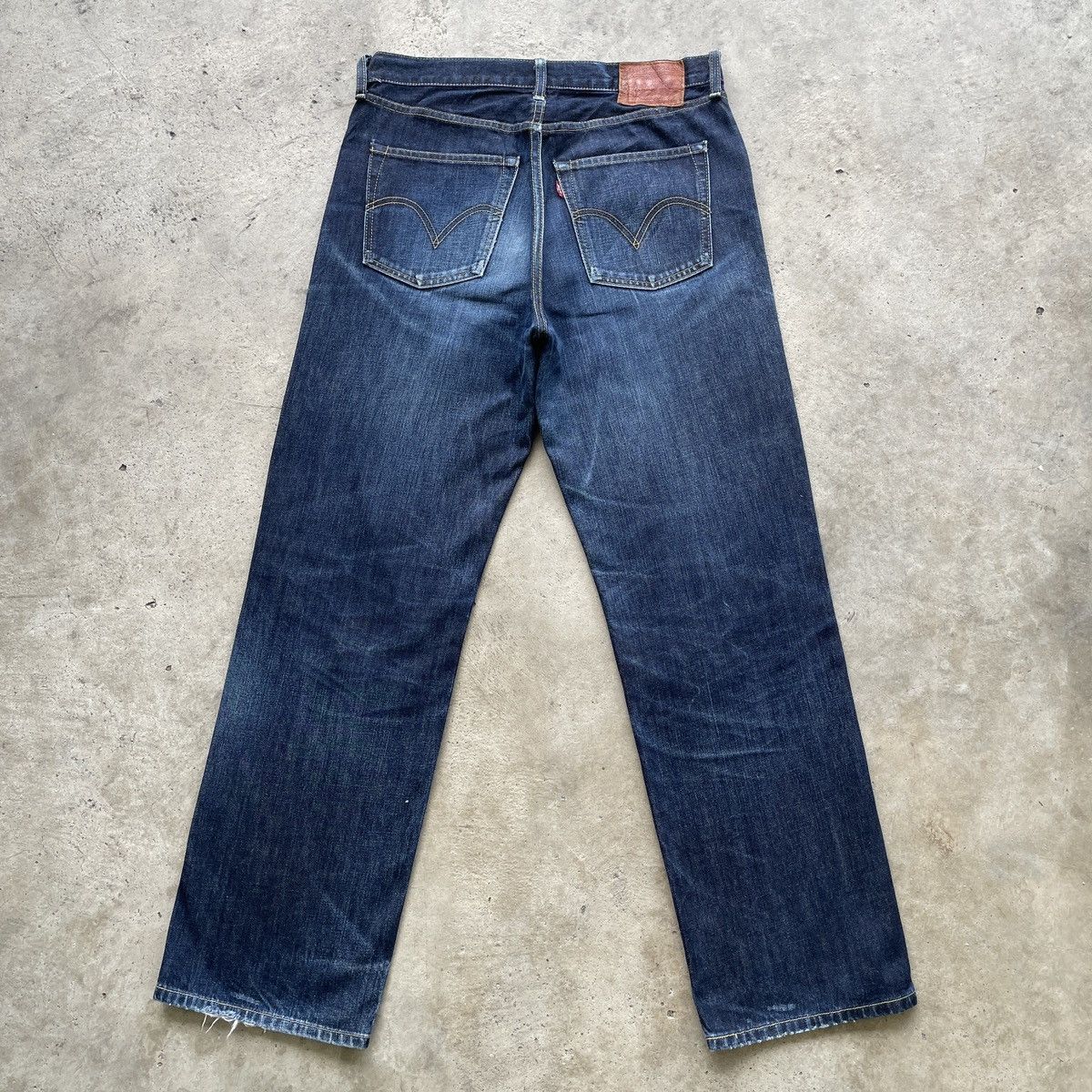 Levi's Vintage Clothing Vintage Levi’s 502 Distressed Jeans Dark Blue Faded Pants Size US 32 / EU 48 - 14 Thumbnail