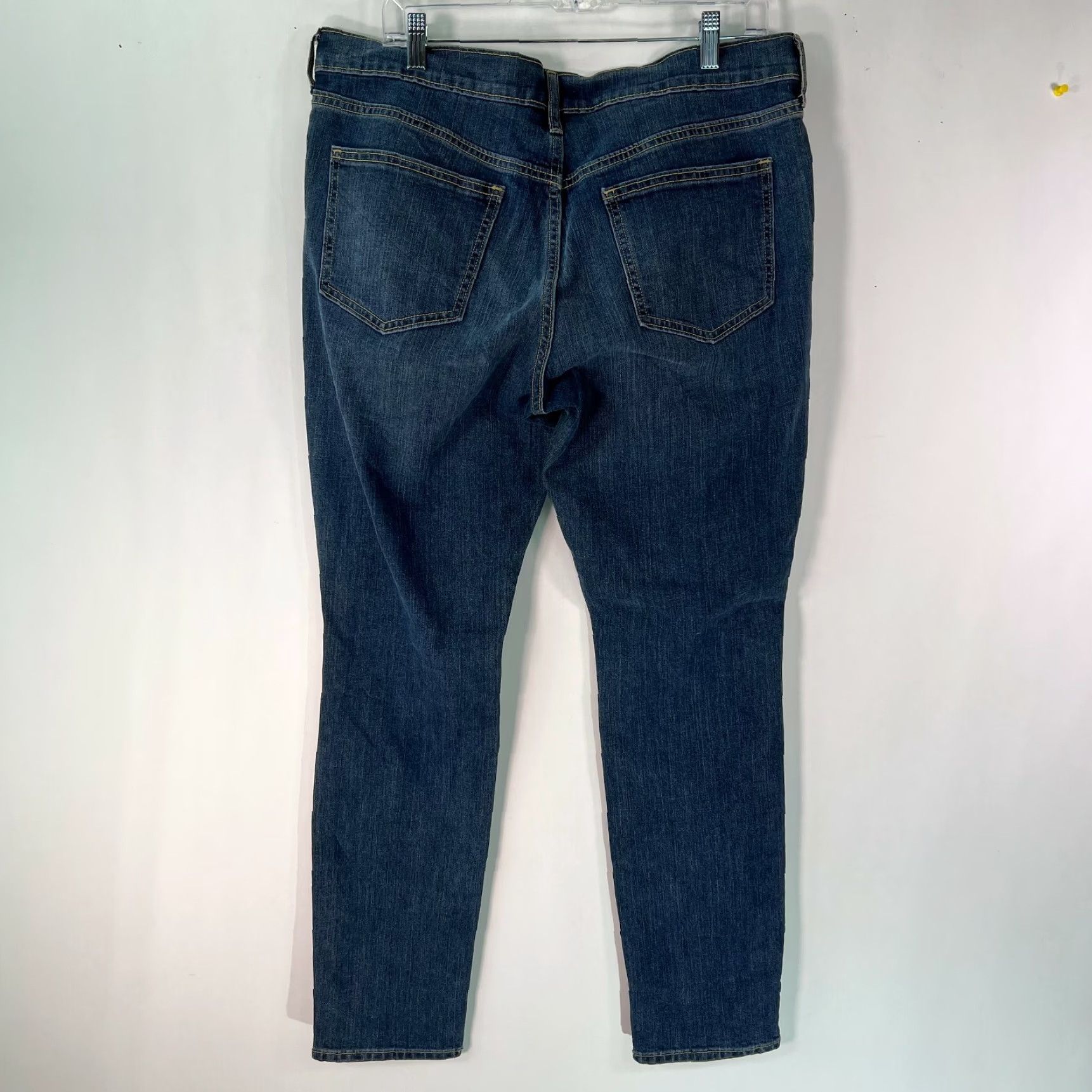 Old Navy Old Navy Womens Regular Mid Rise Stretch Blue Skinny Denim Jeans Size 14 - 5-Pocket, Button Closure, 32in Inseam, Regular Fit, Blue Denim Jeans Size 36" / US 14 / IT 50 - 2 Thumbnail