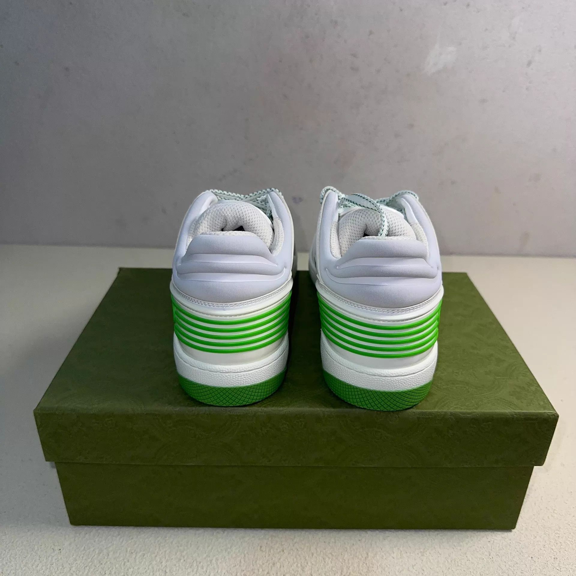 Gucci GUCCI GG Canvas Basketball Sneaker White/Green 36.5 Size US 6 / IT 36 - 3 Thumbnail