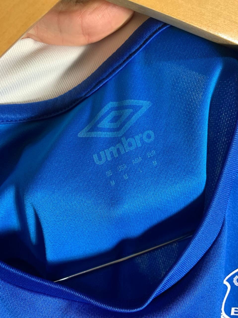 Umbro × Vintage VERY RARE UMBRO FC EVERTON ENGLAND SOCCER JERSEY BLOKECORE Size US M / EU 48-50 / 2 - 4 Thumbnail
