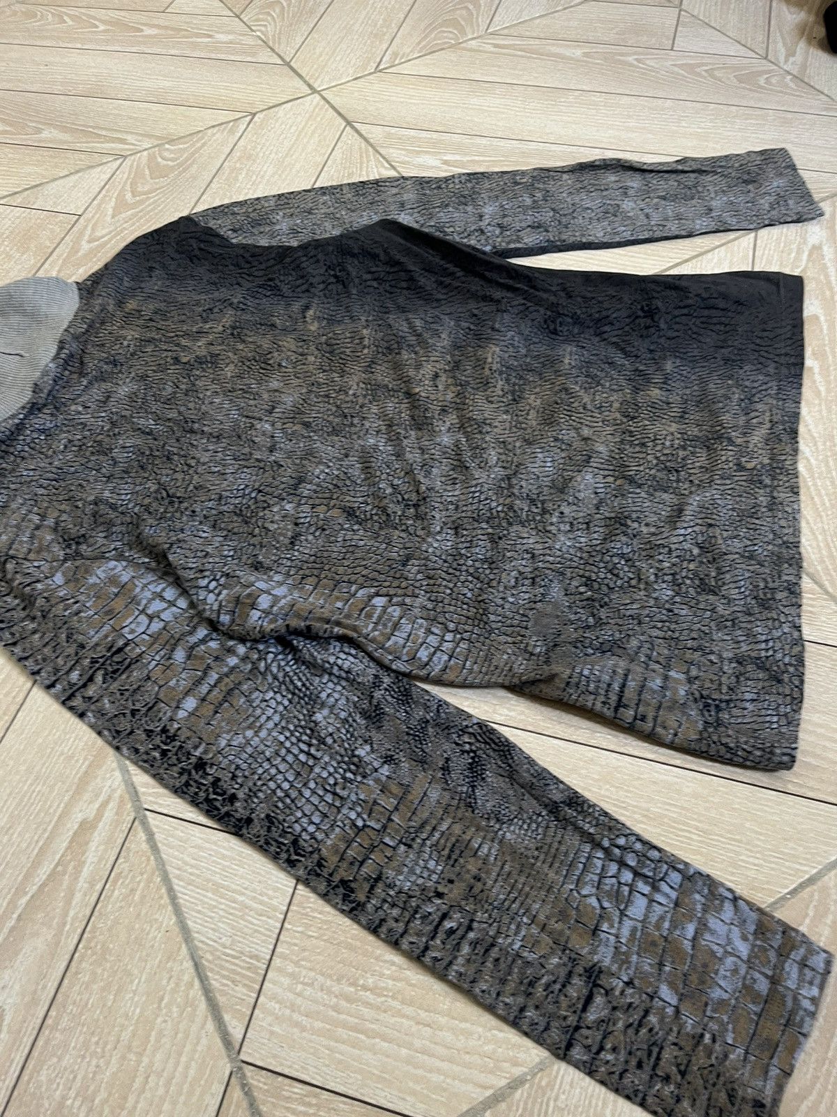 Roberto Cavalli Roberto Cavalli class snake/crocodile top Size US M / EU 48-50 / 2 - 7 Thumbnail