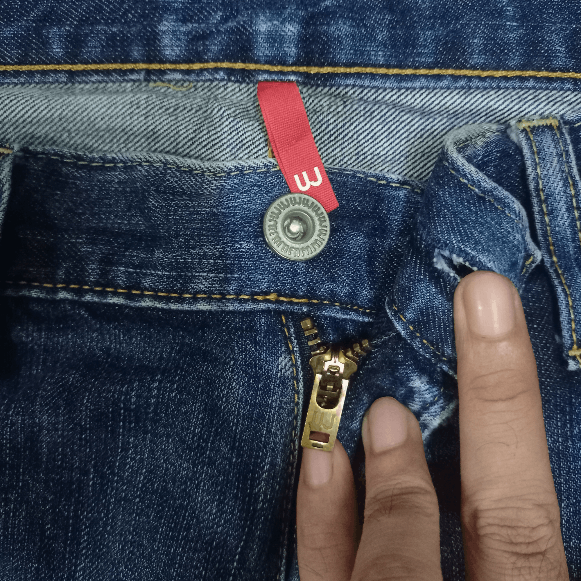 Japanese Brand × Uniqlo SALES 🔥 Vintage Uniqlo Blue Wash Distressed Loose Fit Jeans Size US 34 / EU 50 - 3 Thumbnail