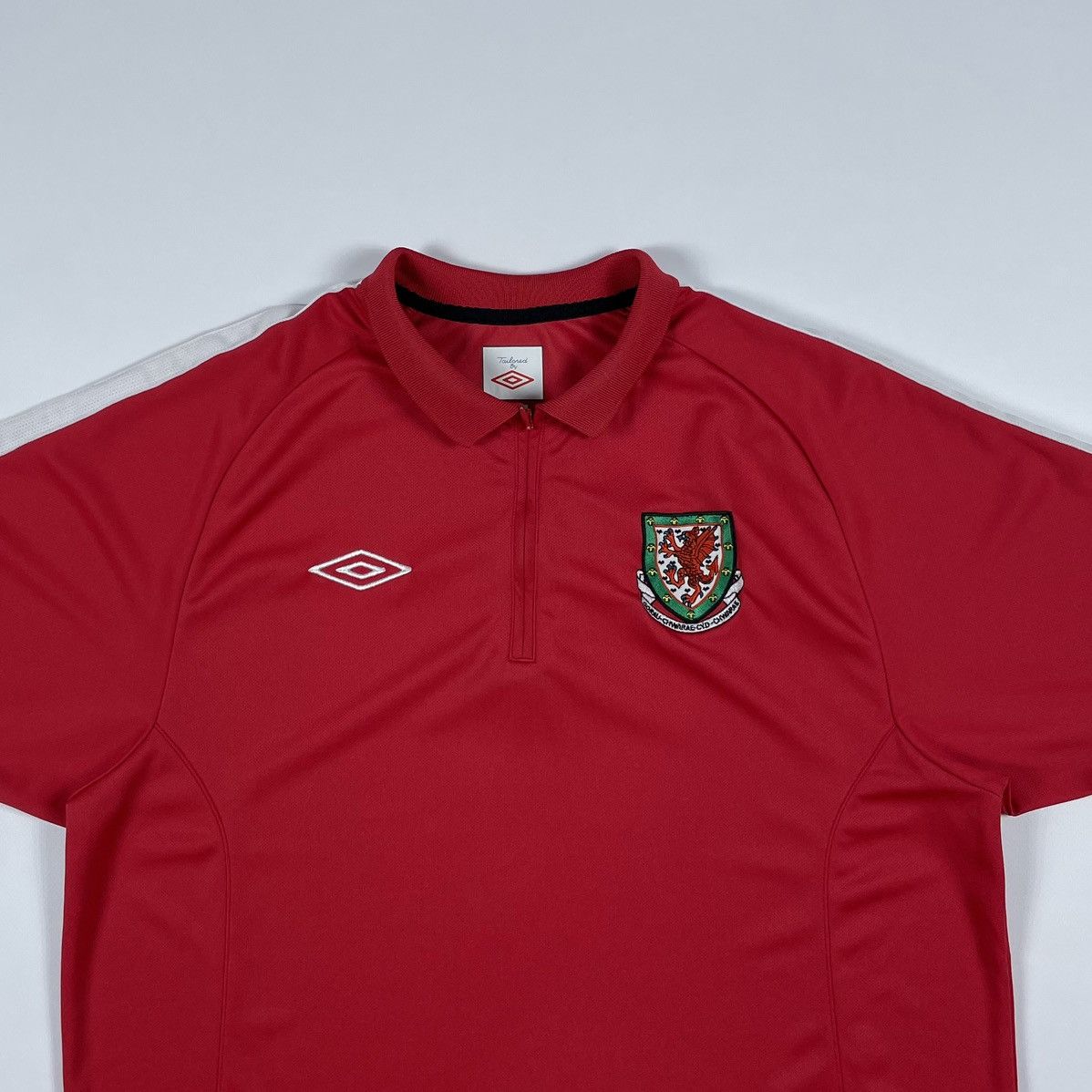 Umbro Umbro Wales FC Home Soccer Jersey Size US L / EU 52-54 / 3 - 3 Thumbnail