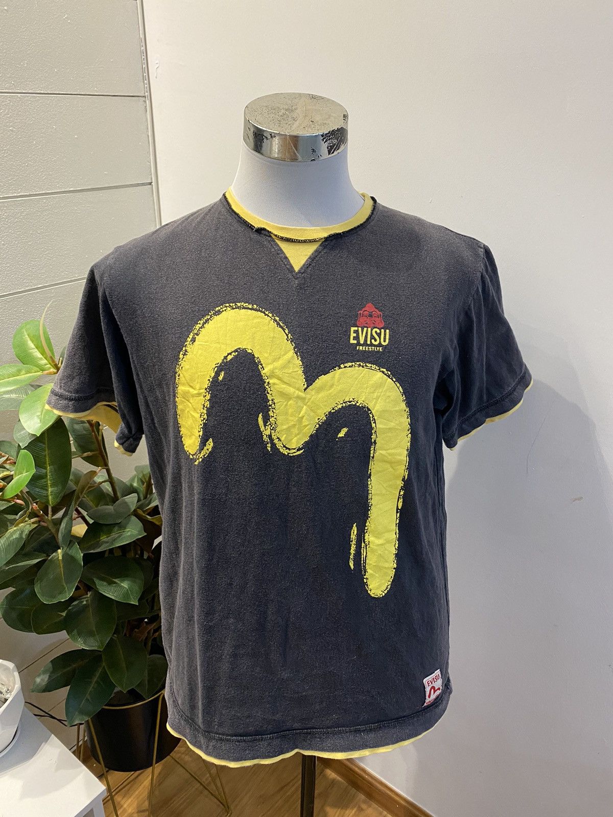 Evisu Vintage Evisu Font Logo Faded T-Shirt Size US M / EU 48-50 / 2 - 4 Thumbnail