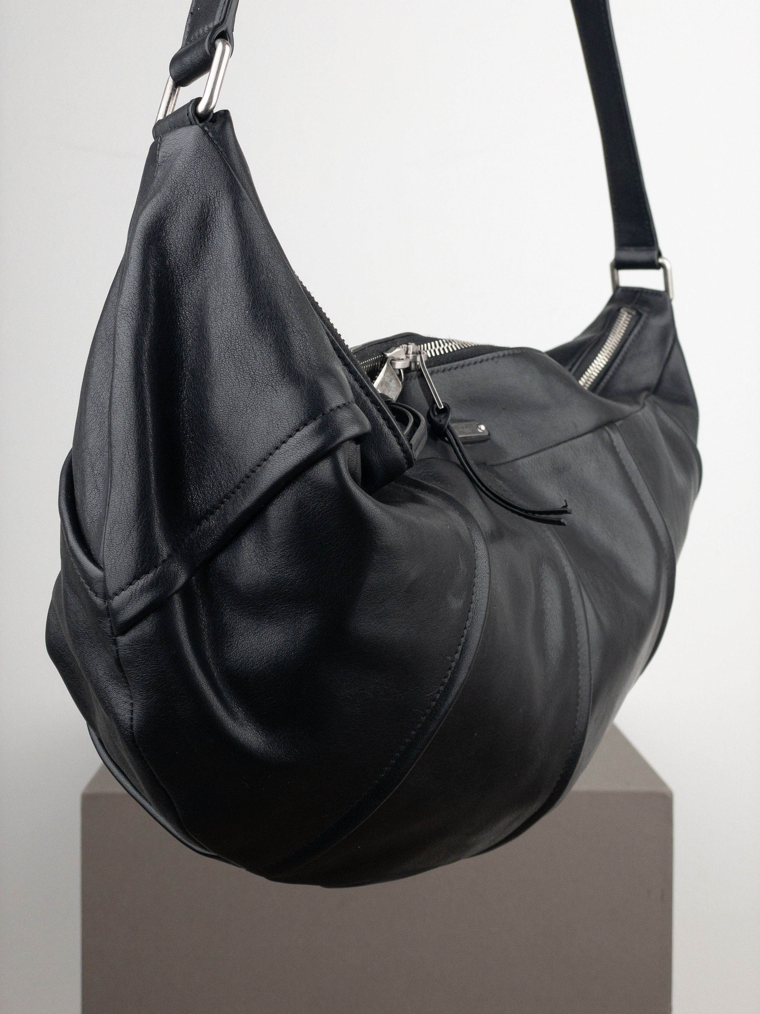 Saint Laurent Paris Saint Laurent by Hedi Slimane Leather Sling Bag Size ONE SIZE - 9 Thumbnail