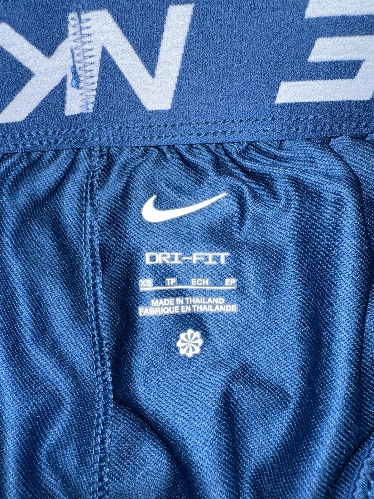 Nike Nike Women’s Dri-FIT Attack Training Shorts Size 26" / US 2 / IT 38 - 3 Thumbnail