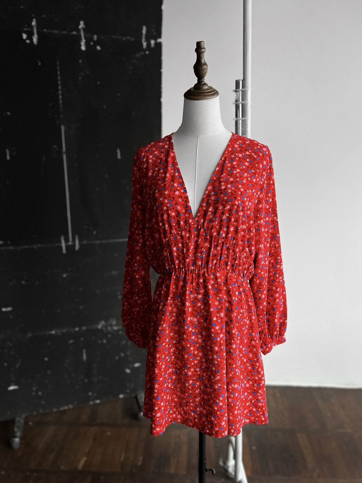 Designer × Zara Zara Womens Red Floral Pattern Flare Fit V-Neck Short Dress Size L / US 10 / IT 46 - 1 Thumbnail