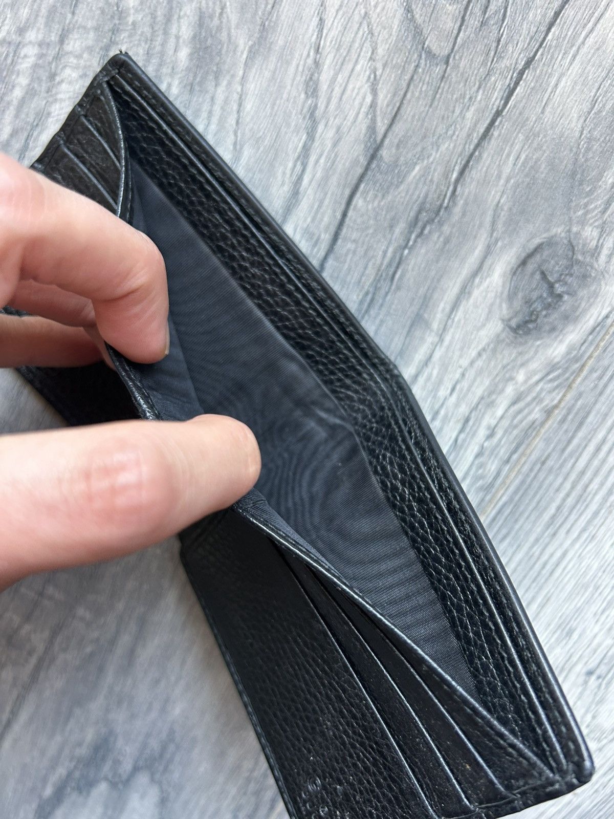 Gucci Gucci Bifold Wallet with Stripe Detail and Card Slots Size ONE SIZE - 7 Thumbnail