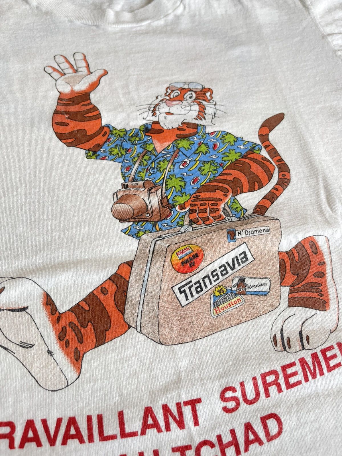 Vintage Vintage 90s Esso Mascot Tiger T shirt Size US L / EU 52-54 / 3 - 5 Thumbnail