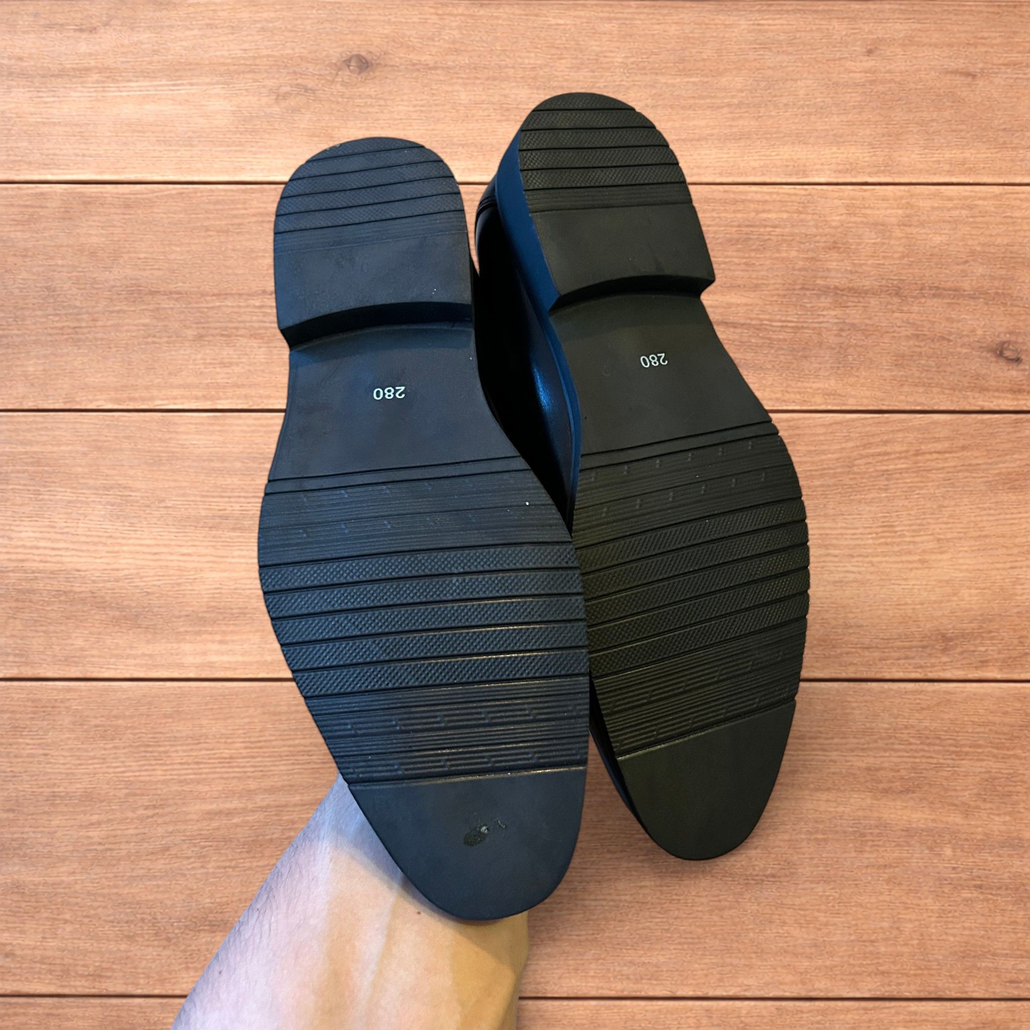 Japanese Brand Classic style loafers shoes in black and white design. Size US 11 / EU 44 - 8 Thumbnail