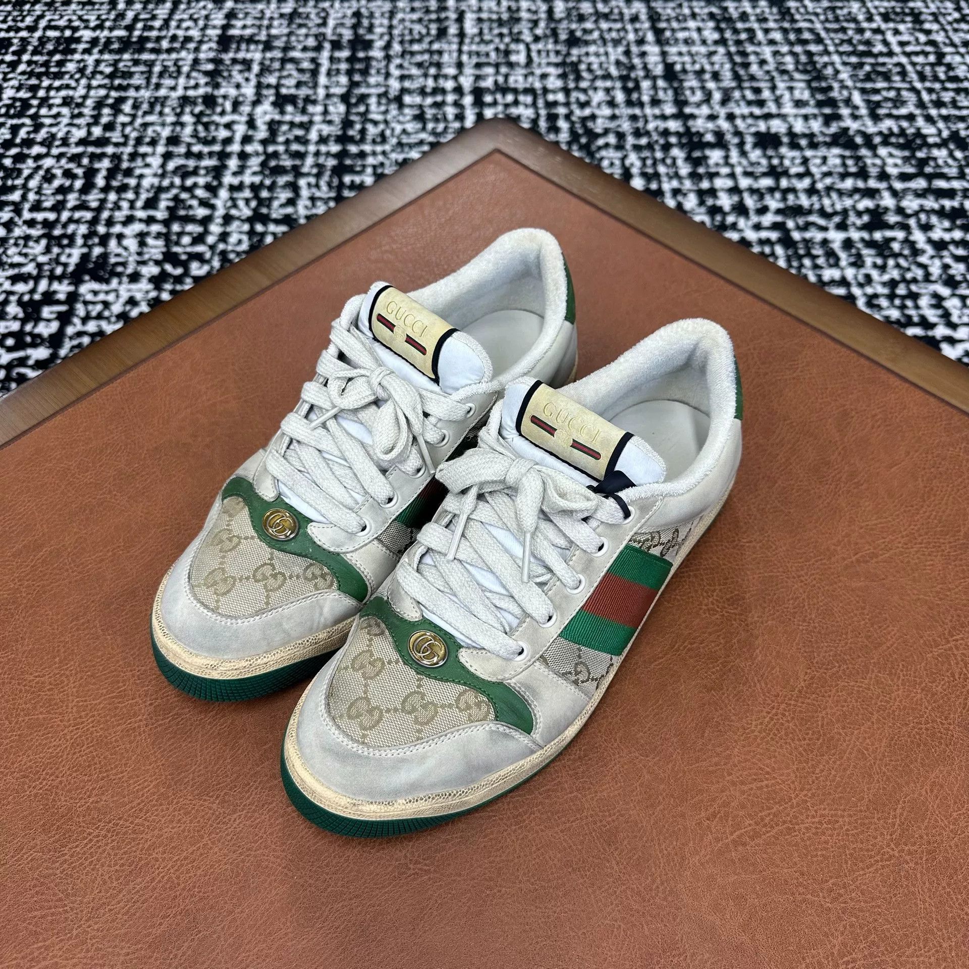 Gucci Gucci Green Lowtop Sneakers 9 Men Size US 9 / EU 42 - 1 Thumbnail